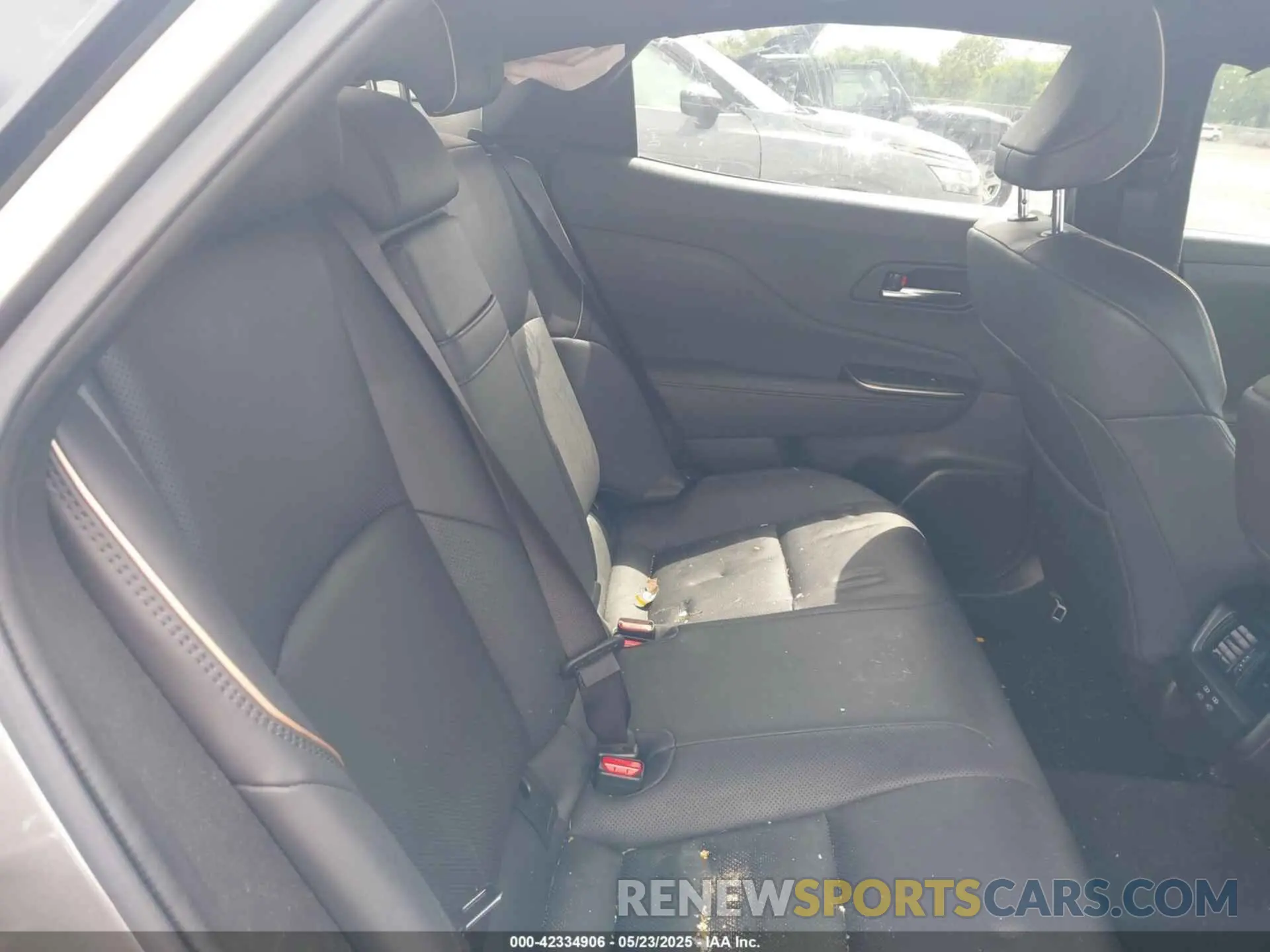 8 fotografías del automóvil dañado JTDAAAAFXP3003412 TOYOTA CROWN 2023
