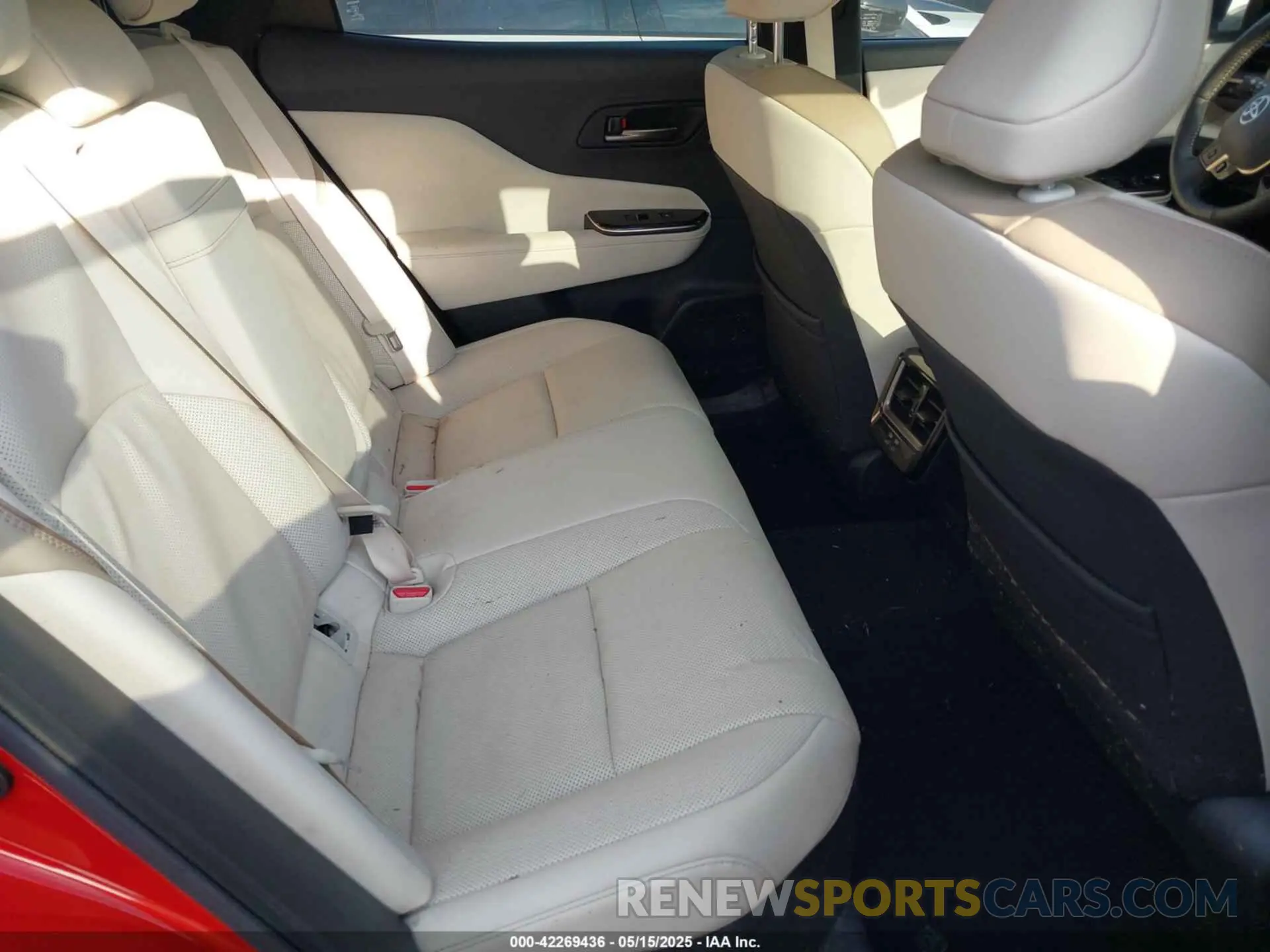 8 fotografías del automóvil dañado JTDAAAAF1R3029397 TOYOTA CROWN 2024