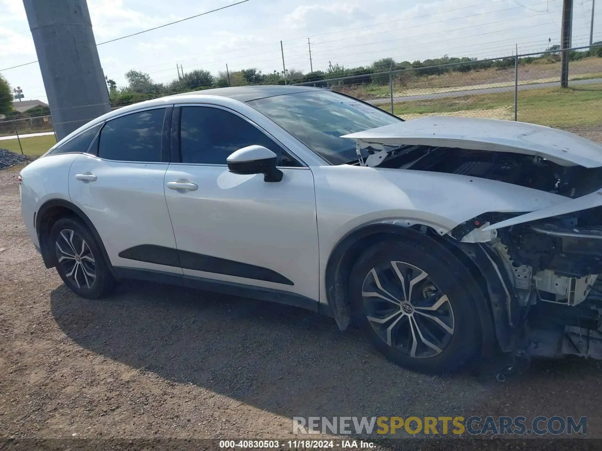 13 fotografías del automóvil dañado JTDAAAAF4R3018457 TOYOTA CROWN 2024