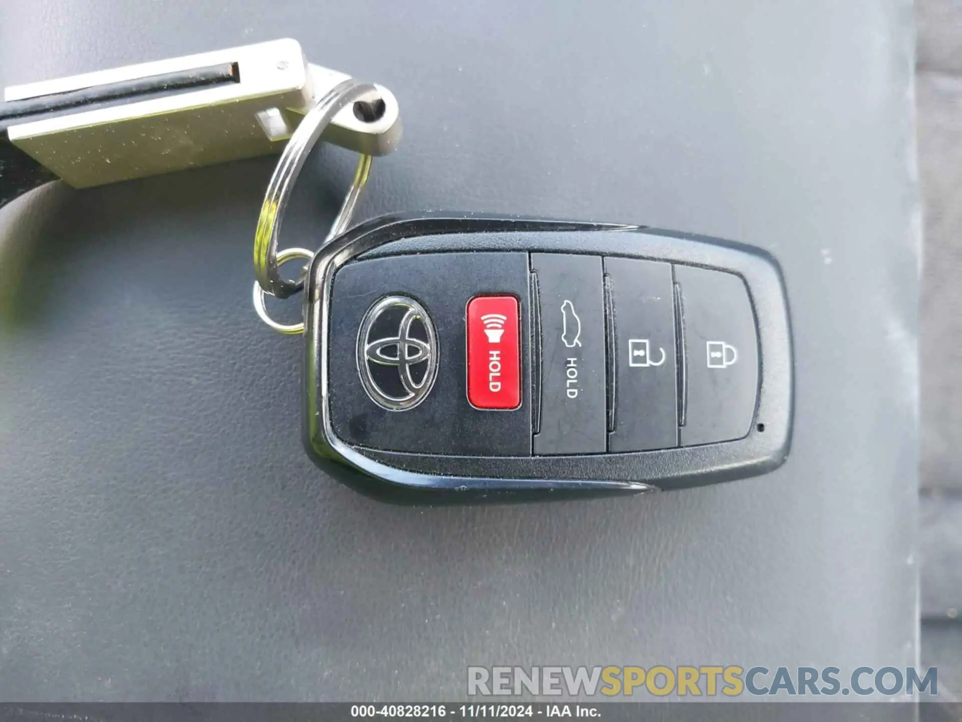 11 fotografías del automóvil dañado JTDAAAAF7R3025483 TOYOTA CROWN 2024