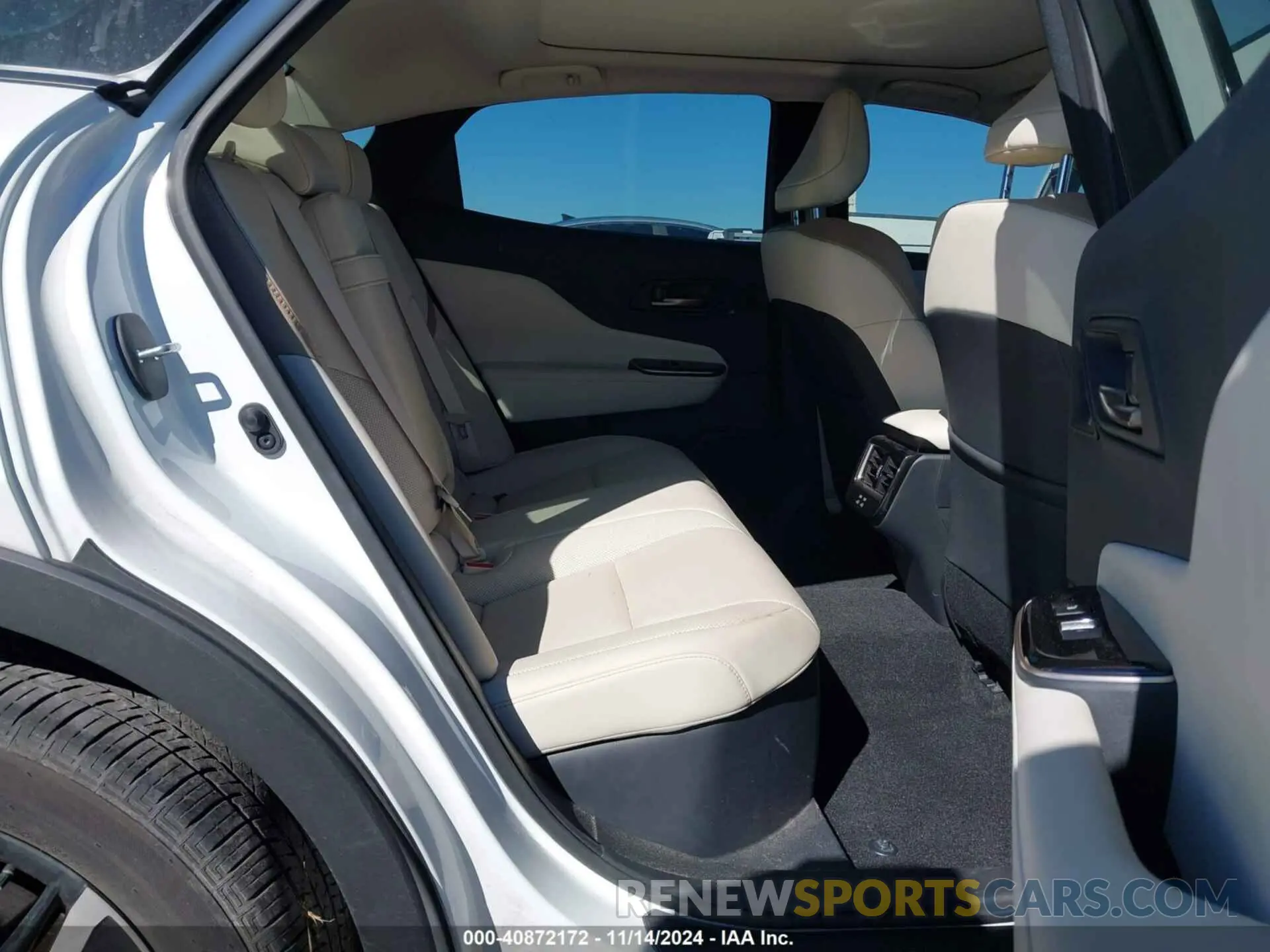 8 fotografías del automóvil dañado JTDAAAAF8R3023418 TOYOTA CROWN 2024