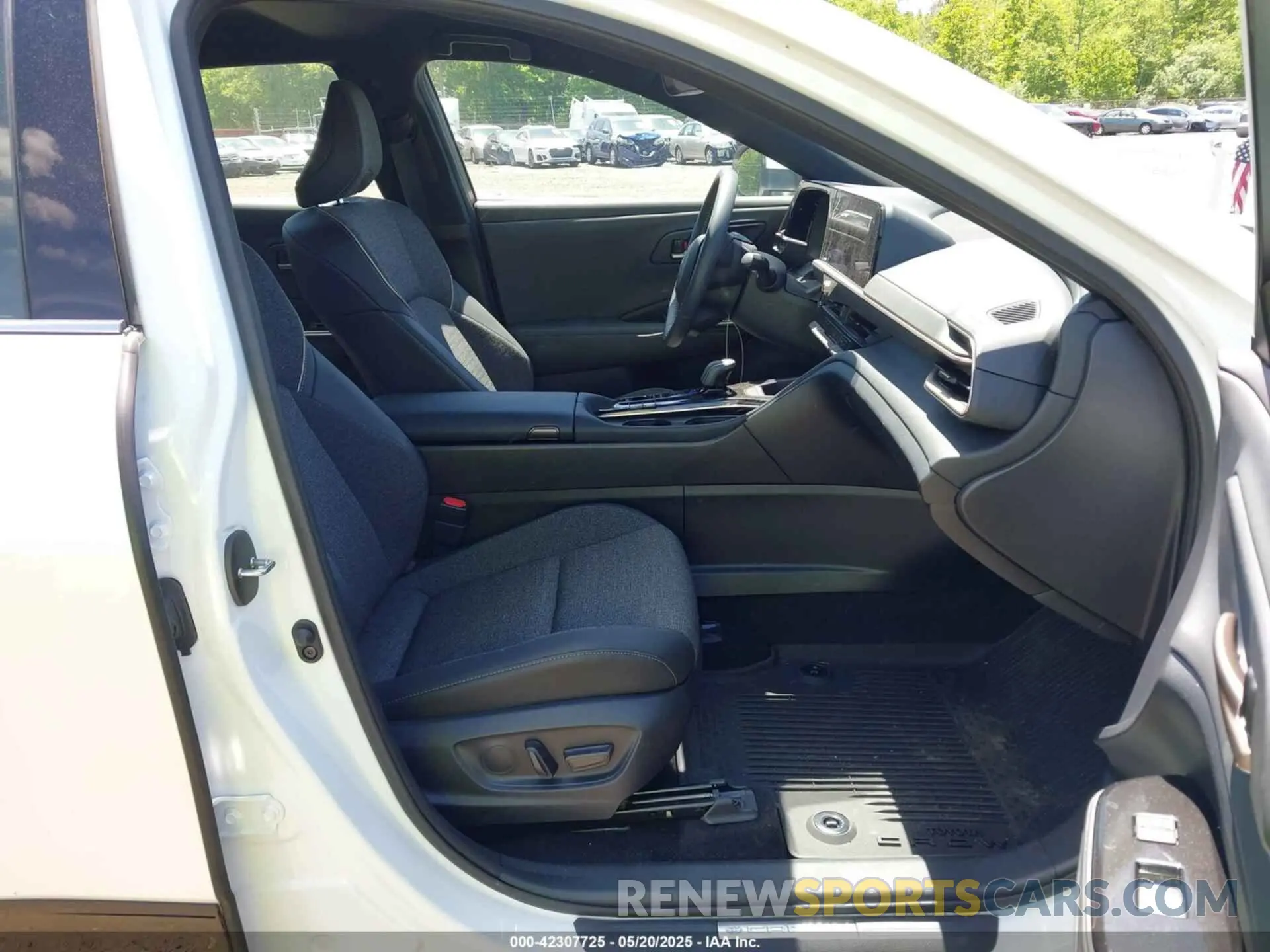 5 fotografías del automóvil dañado JTDAAAAF8R3025556 TOYOTA CROWN 2024