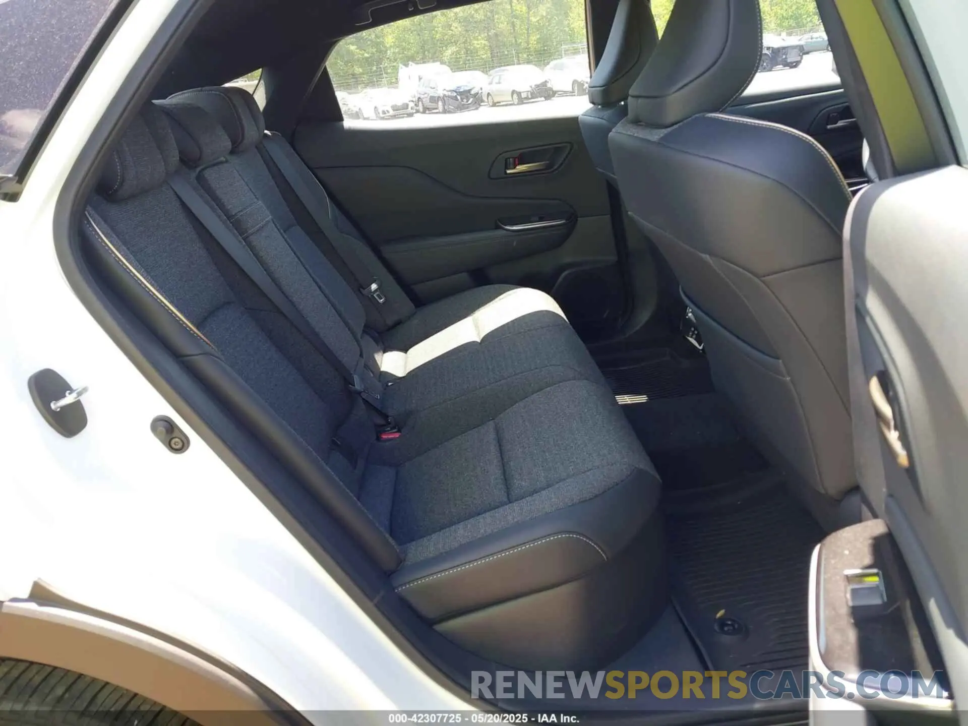 8 fotografías del automóvil dañado JTDAAAAF8R3025556 TOYOTA CROWN 2024