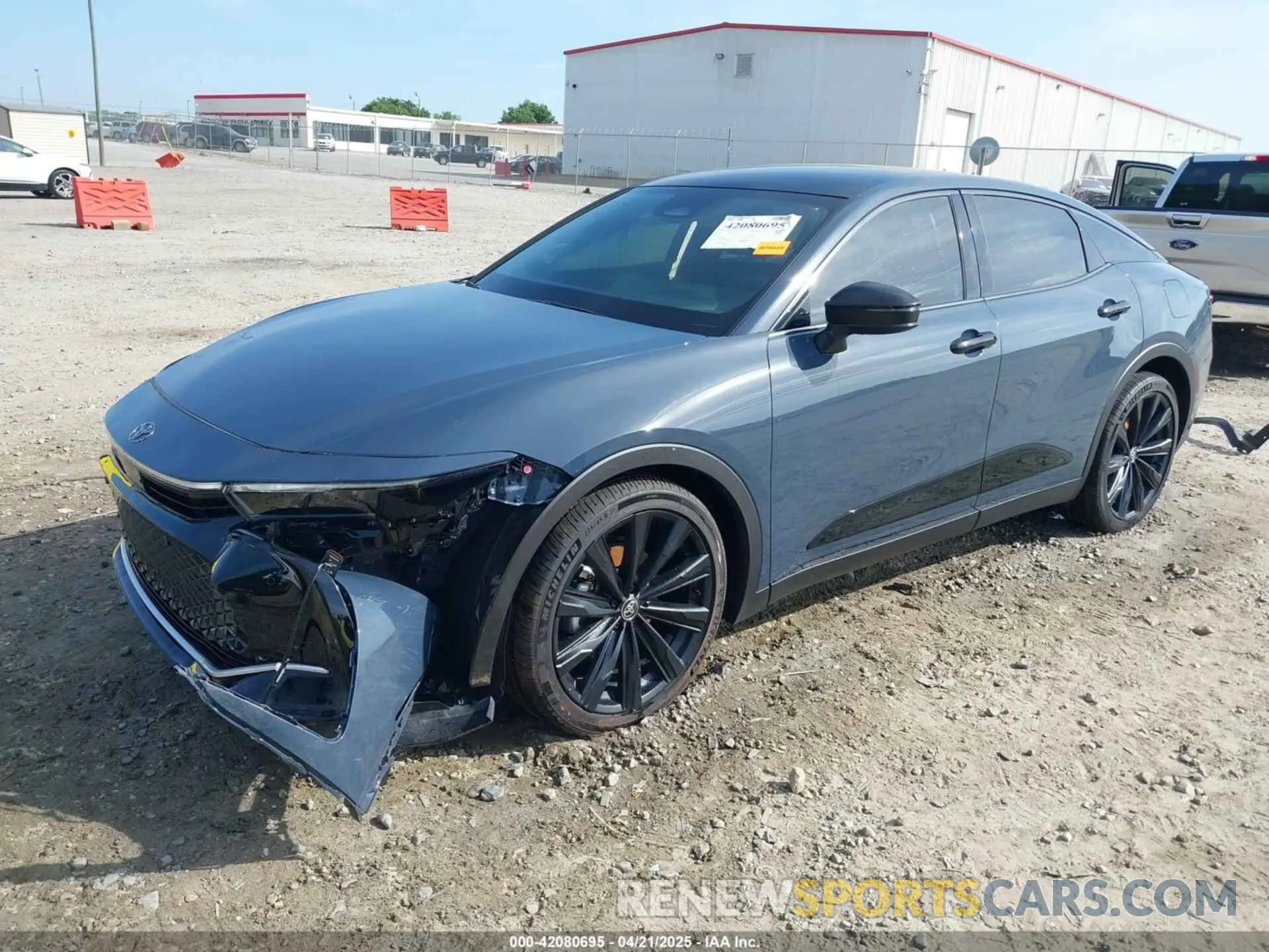 2 fotografías del automóvil dañado JTDAAAAF5S3035256 TOYOTA CROWN 2025