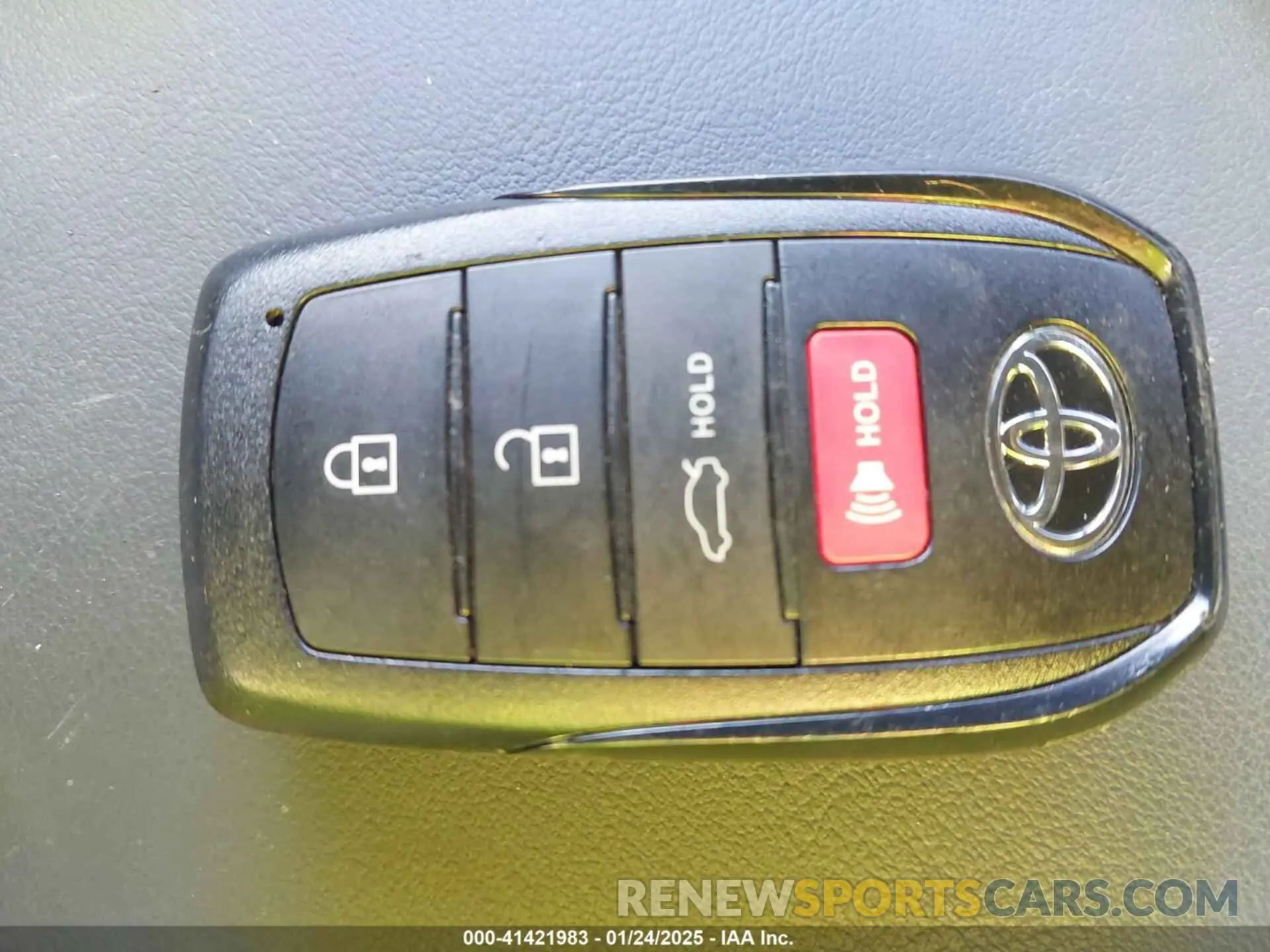 11 fotografías del automóvil dañado JTDAAAAF7S3033007 TOYOTA CROWN 2025