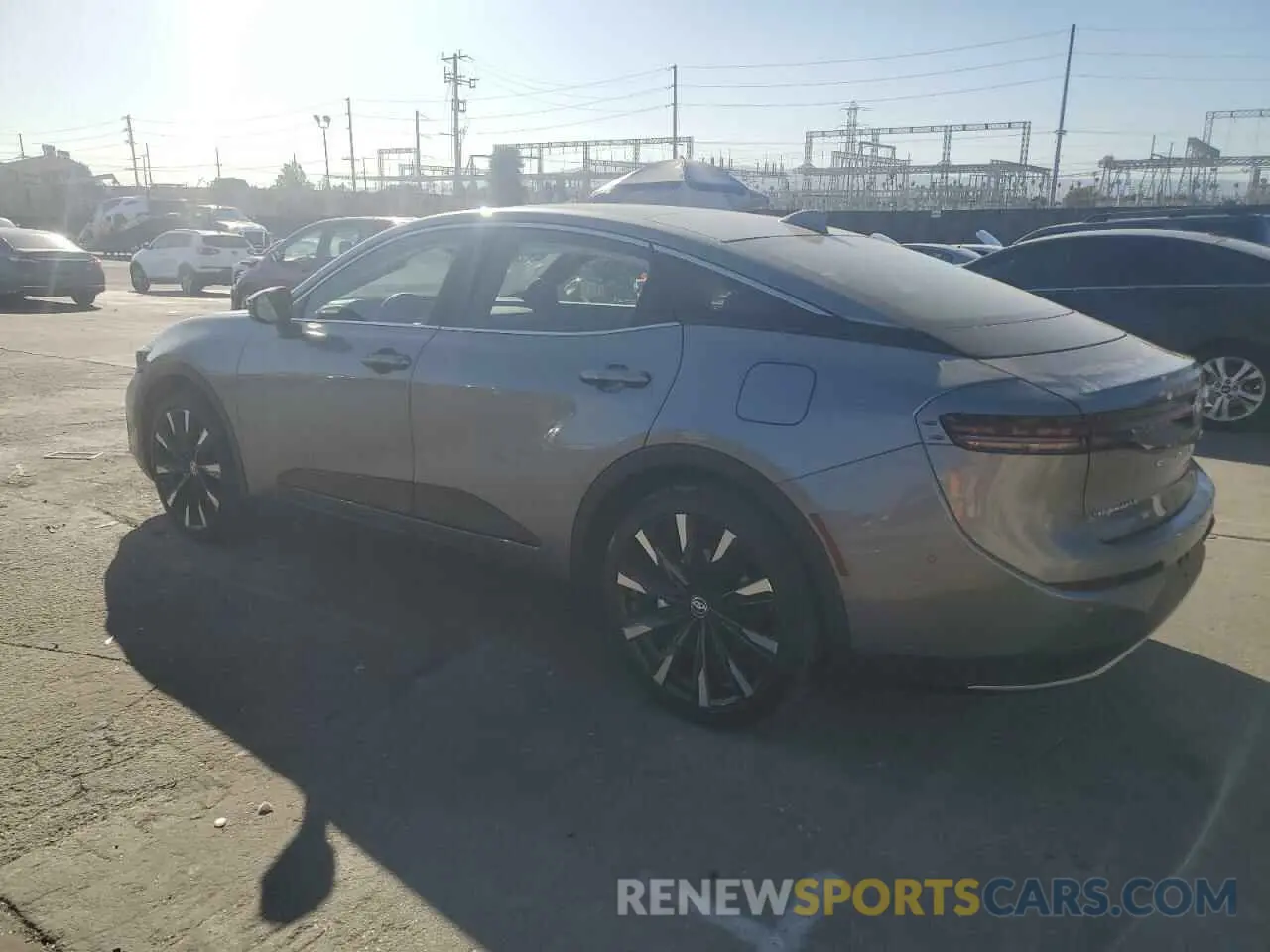 2 fotografías del automóvil dañado JTDAFAAF8R3008127 TOYOTA CROWN PLAT 2024
