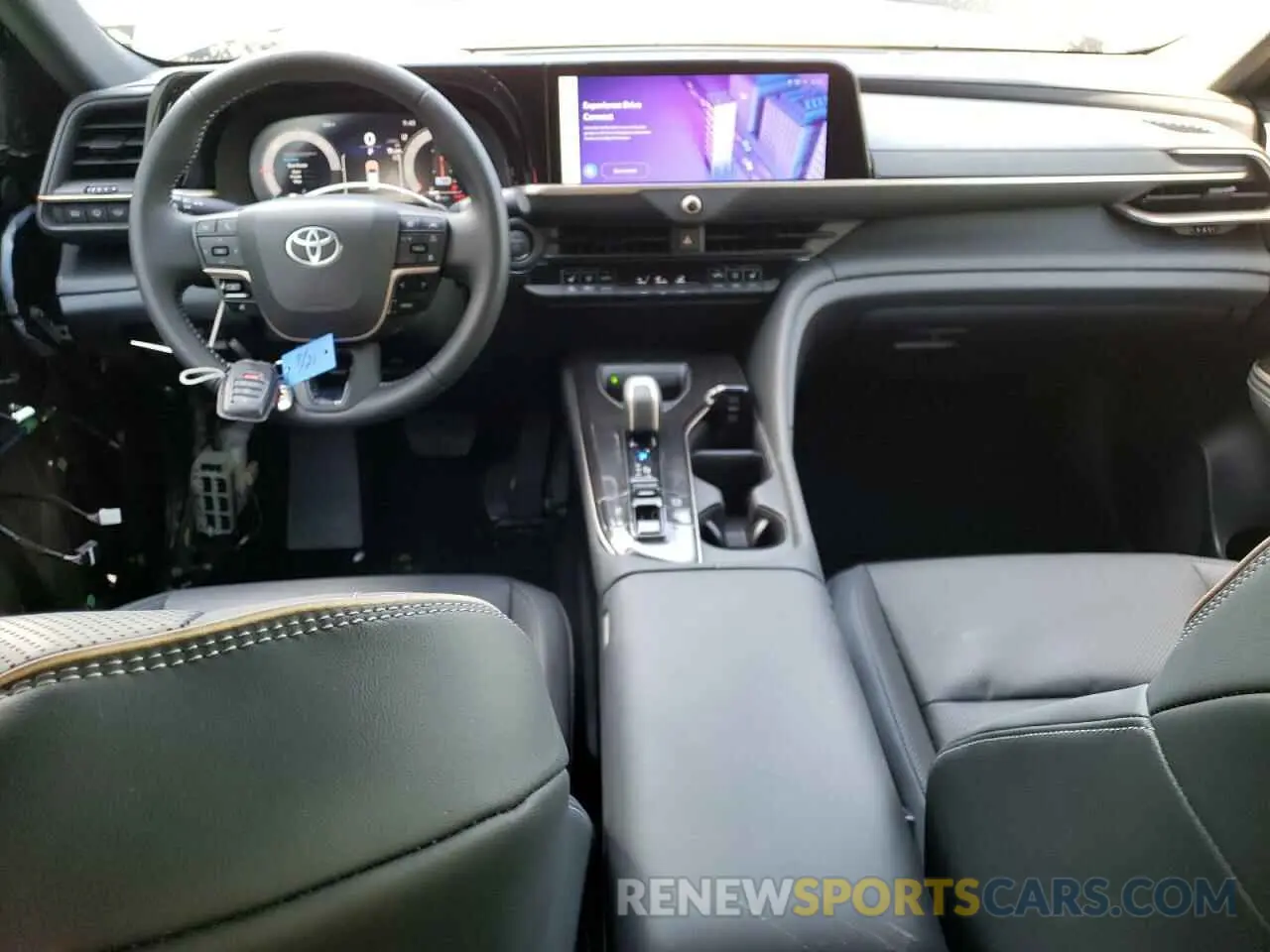 8 fotografías del automóvil dañado JTDACAAJXS3002316 TOYOTA CROWN SIGN 2025