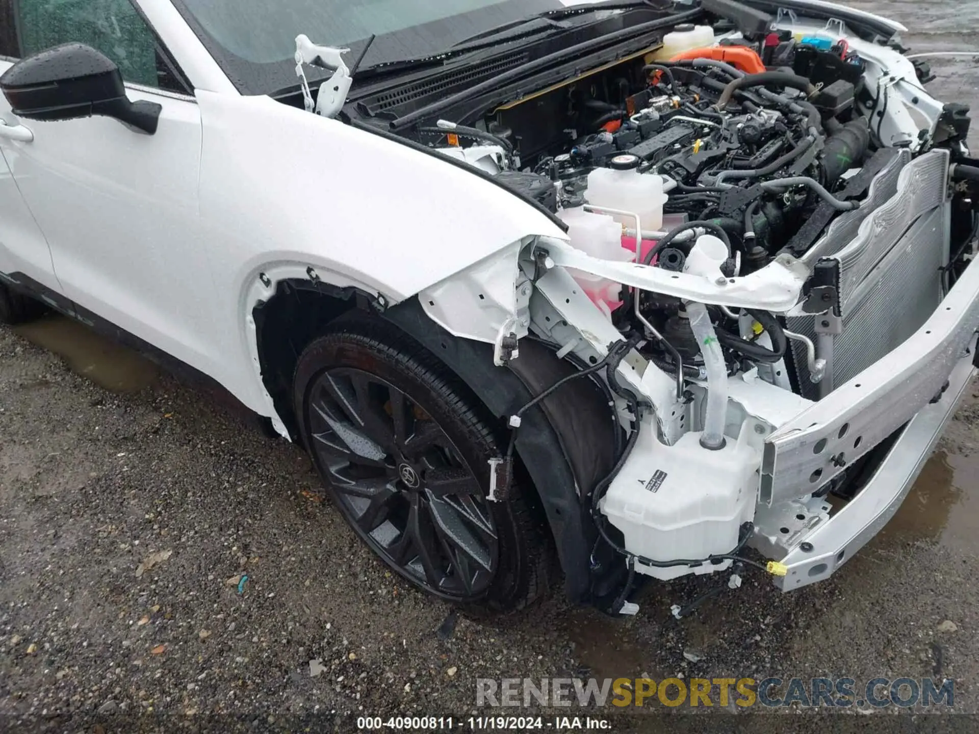 18 fotografías del automóvil dañado JTDACAAJ4S3001596 TOYOTA CROWN SIGNIA 2025
