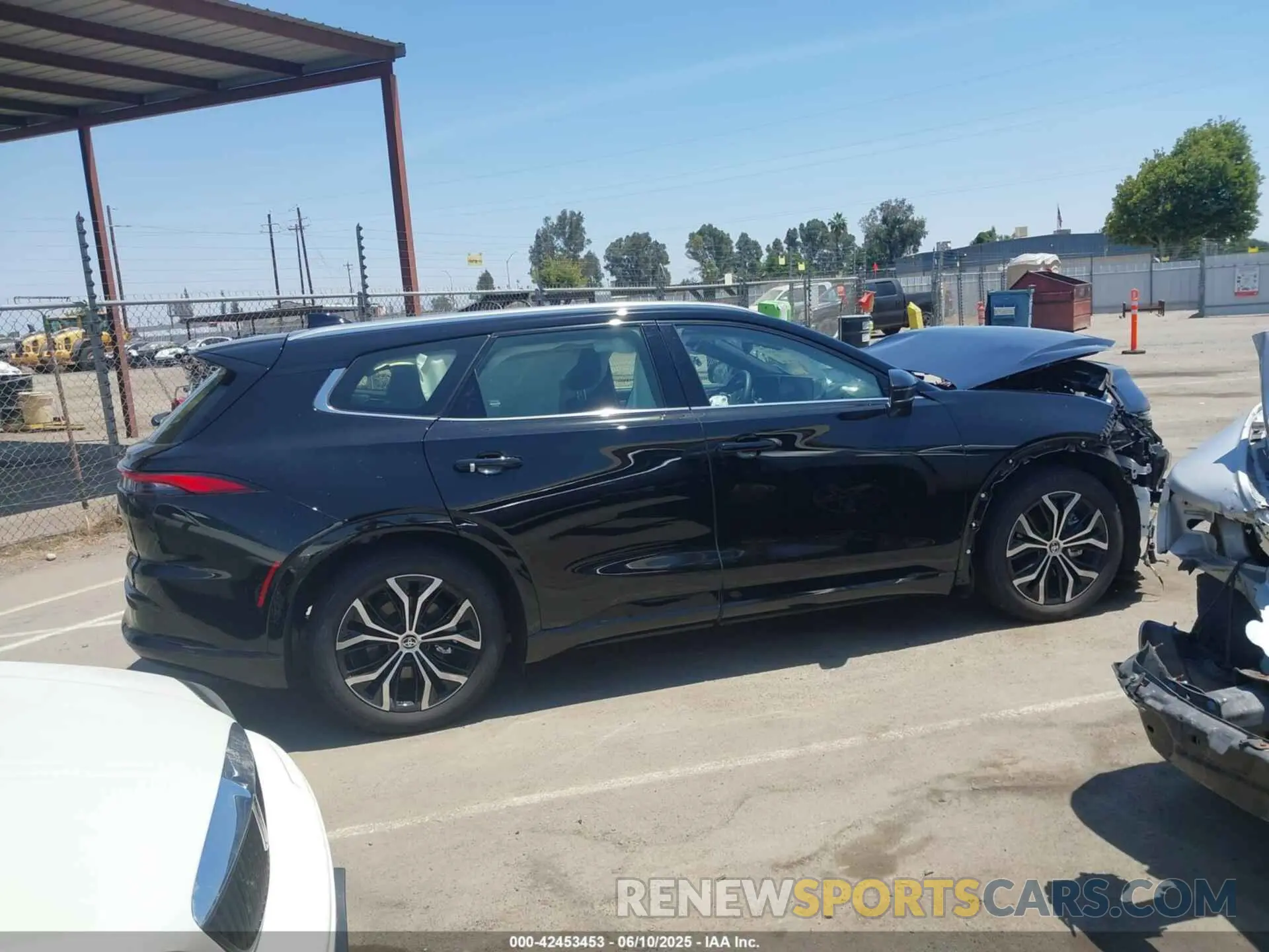 14 fotografías del automóvil dañado JTDACAAJ4S3013344 TOYOTA CROWN SIGNIA 2025