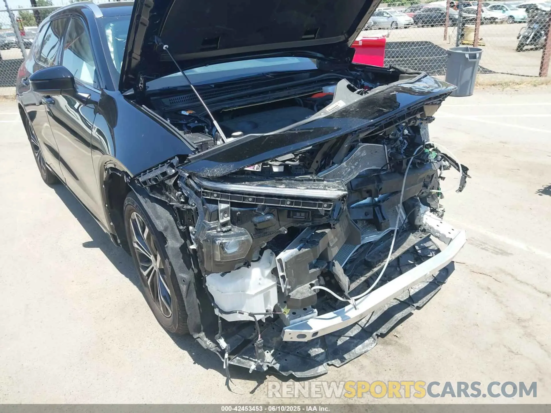18 fotografías del automóvil dañado JTDACAAJ4S3013344 TOYOTA CROWN SIGNIA 2025