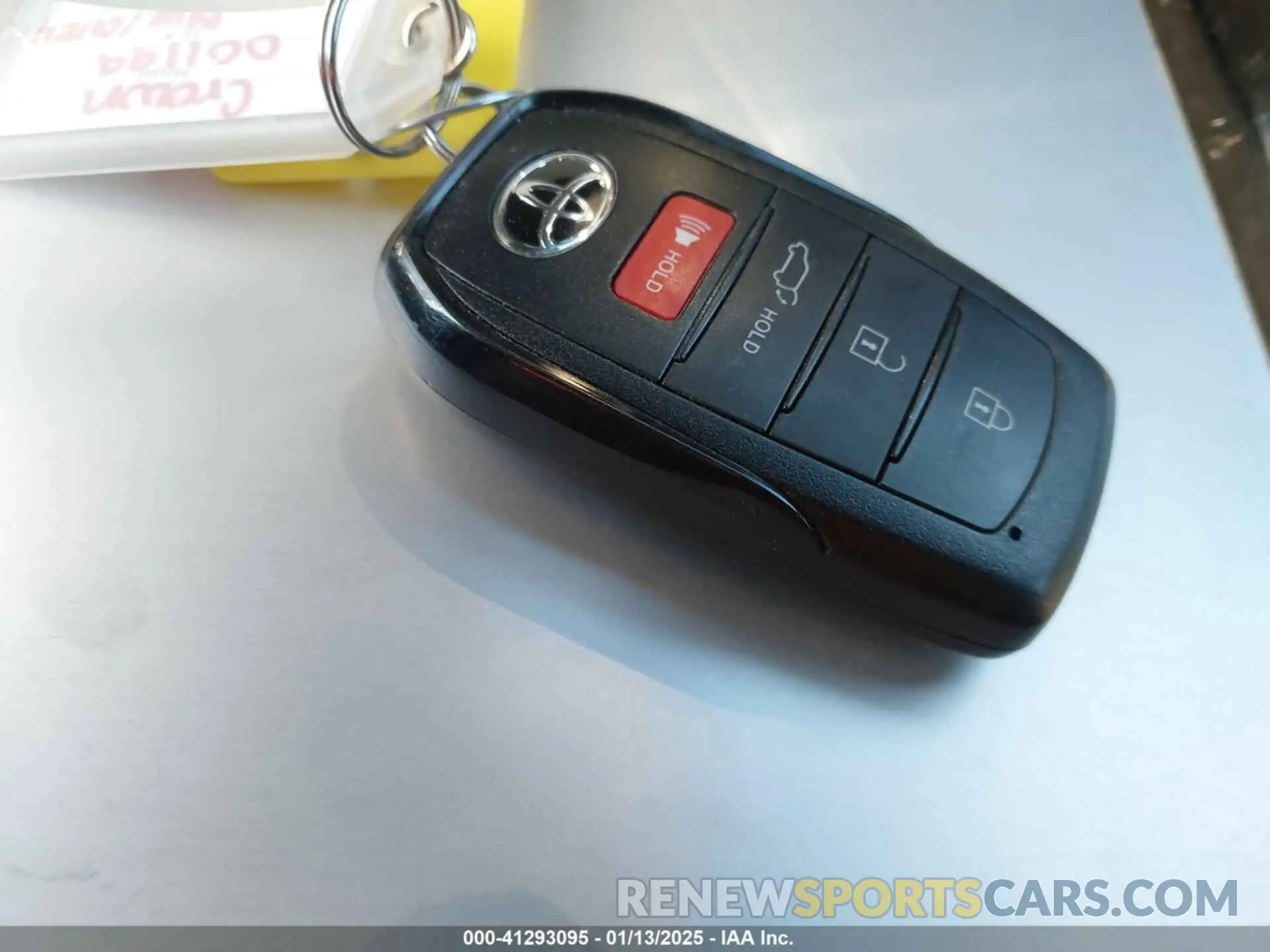 11 fotografías del automóvil dañado JTDACAAJ5S3001199 TOYOTA CROWN SIGNIA 2025