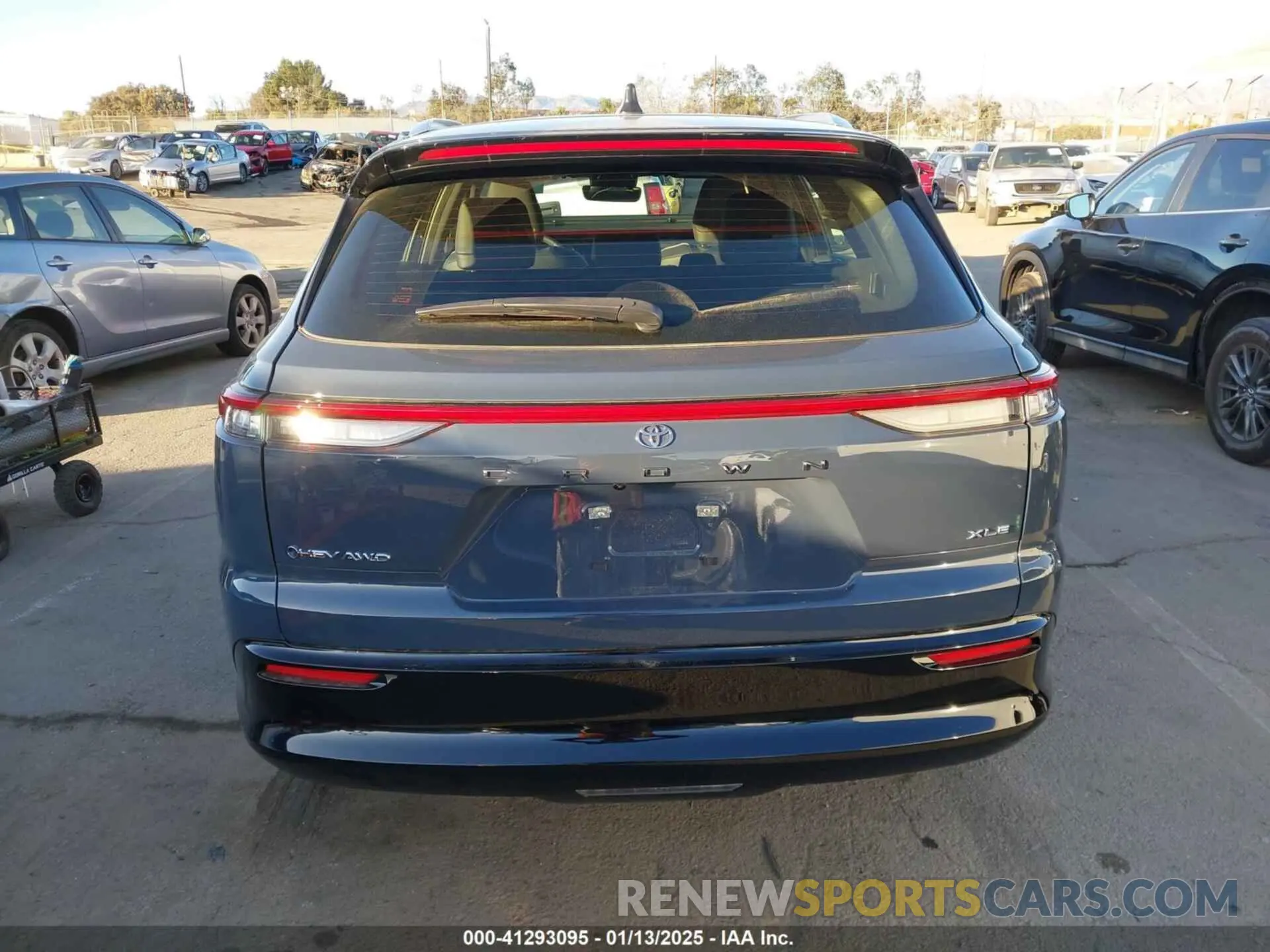 17 fotografías del automóvil dañado JTDACAAJ5S3001199 TOYOTA CROWN SIGNIA 2025