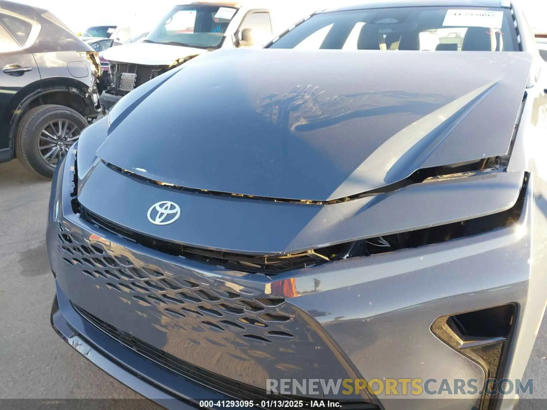 18 fotografías del automóvil dañado JTDACAAJ5S3001199 TOYOTA CROWN SIGNIA 2025