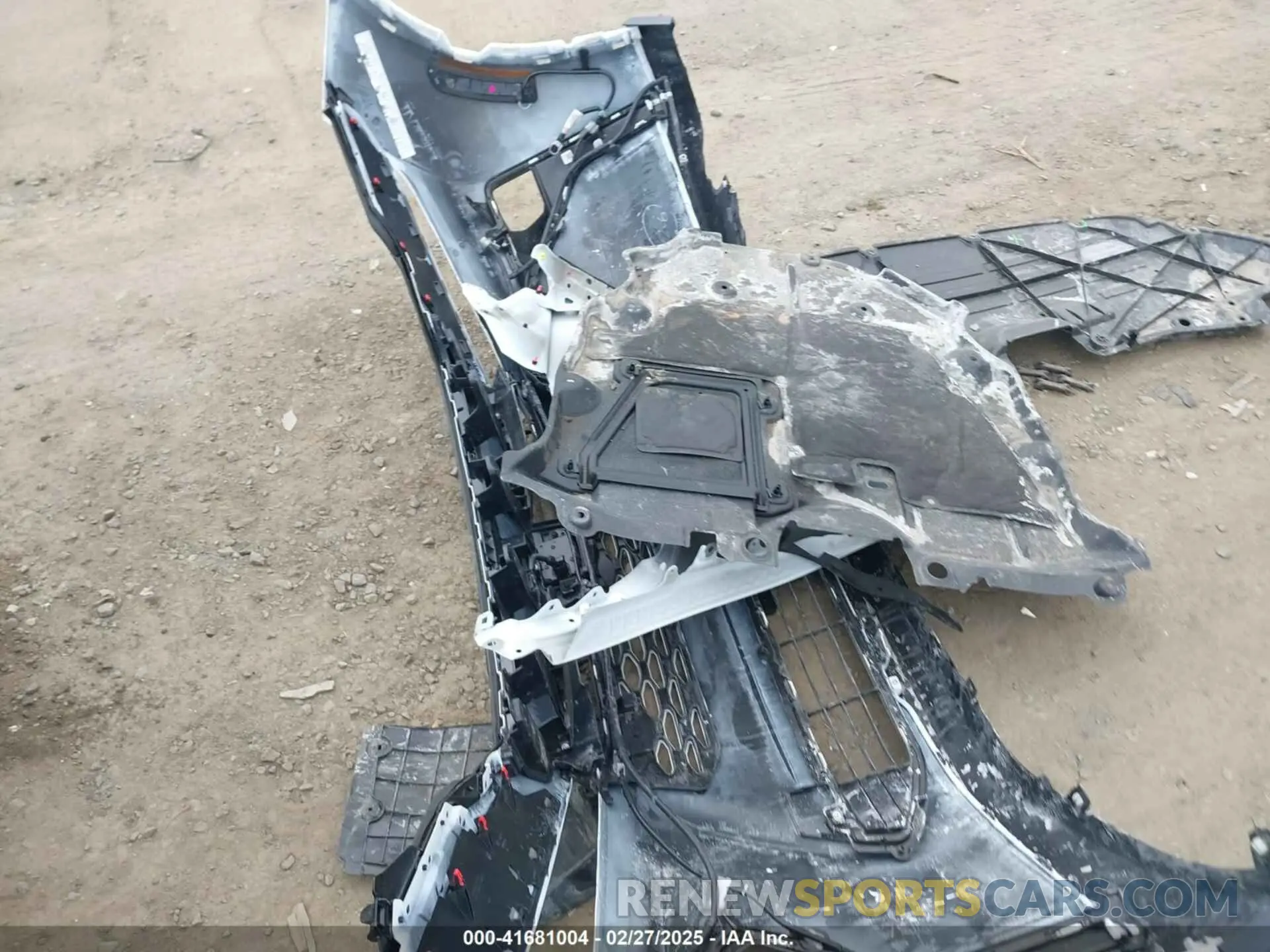 12 fotografías del automóvil dañado JTDACAAJ6S3008503 TOYOTA CROWN SIGNIA 2025