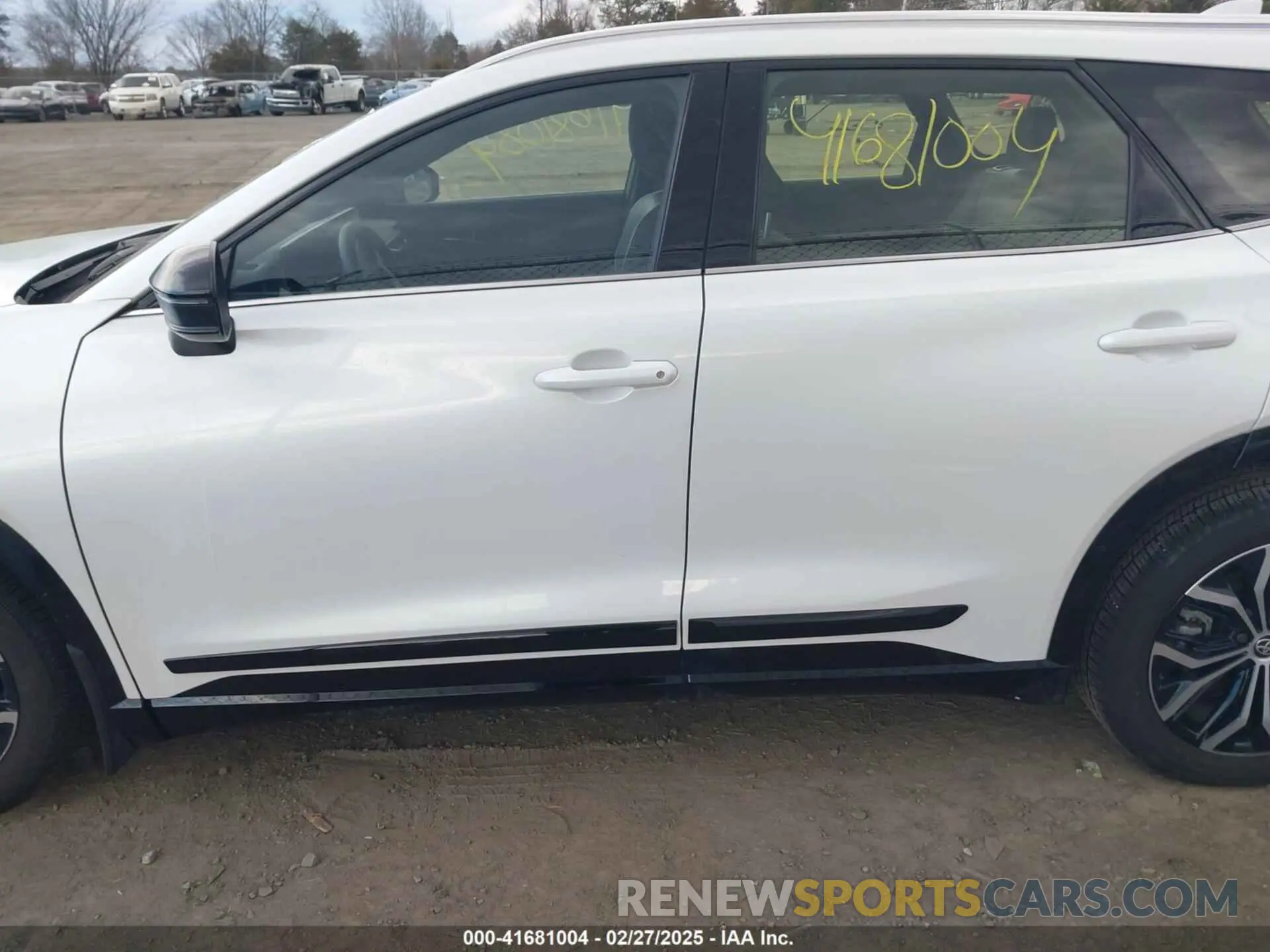 15 fotografías del automóvil dañado JTDACAAJ6S3008503 TOYOTA CROWN SIGNIA 2025