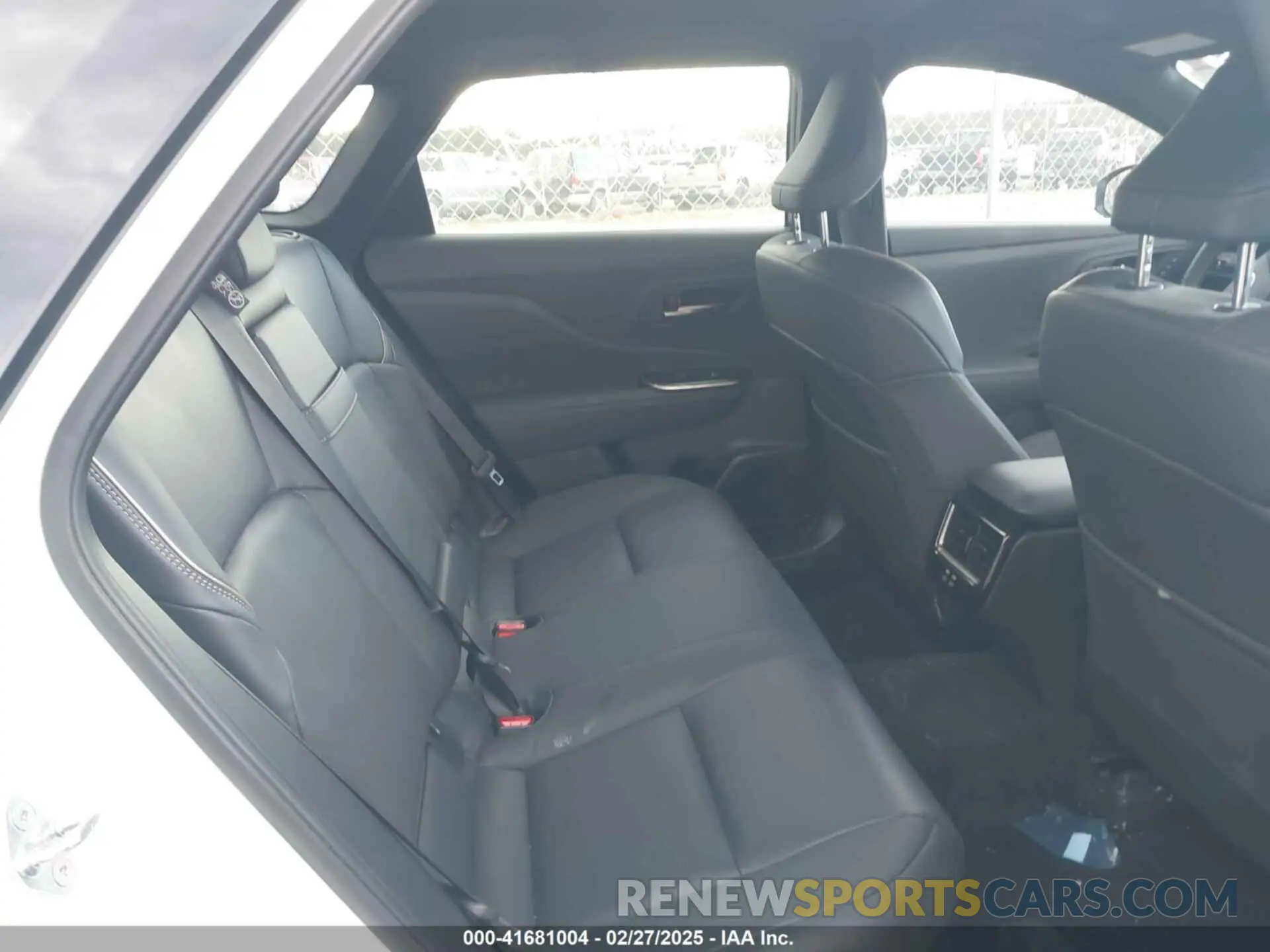 8 fotografías del automóvil dañado JTDACAAJ6S3008503 TOYOTA CROWN SIGNIA 2025