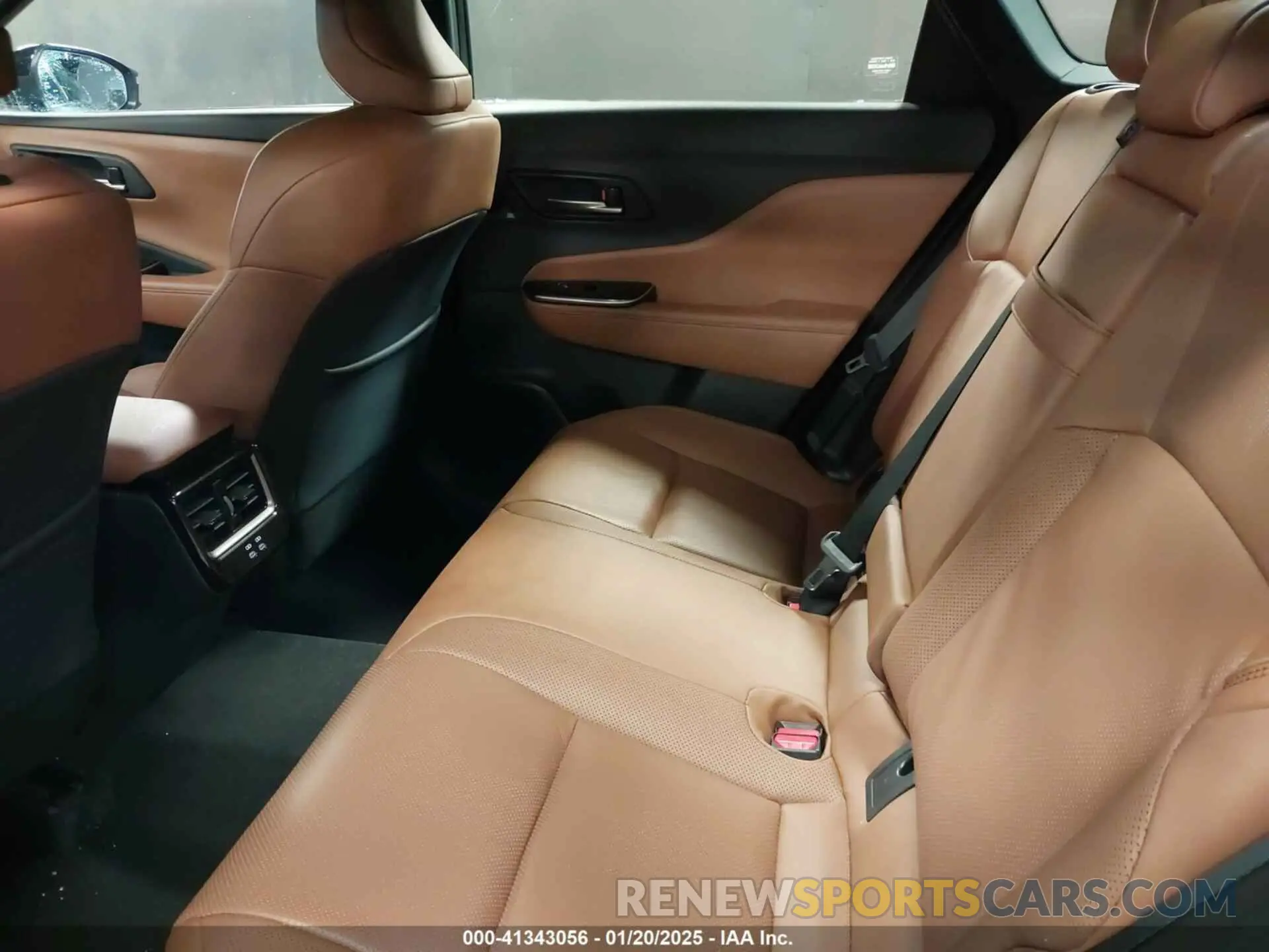 8 fotografías del automóvil dañado JTDACAAJ6S3009408 TOYOTA CROWN SIGNIA 2025