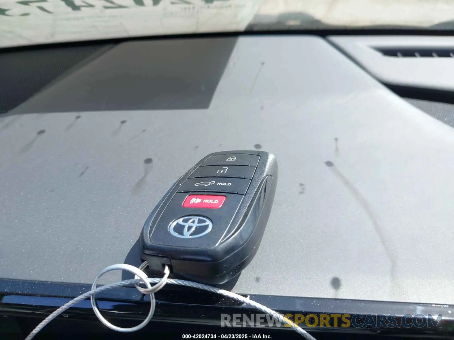11 fotografías del automóvil dañado JTDACAAJ6S3016620 TOYOTA CROWN SIGNIA 2025