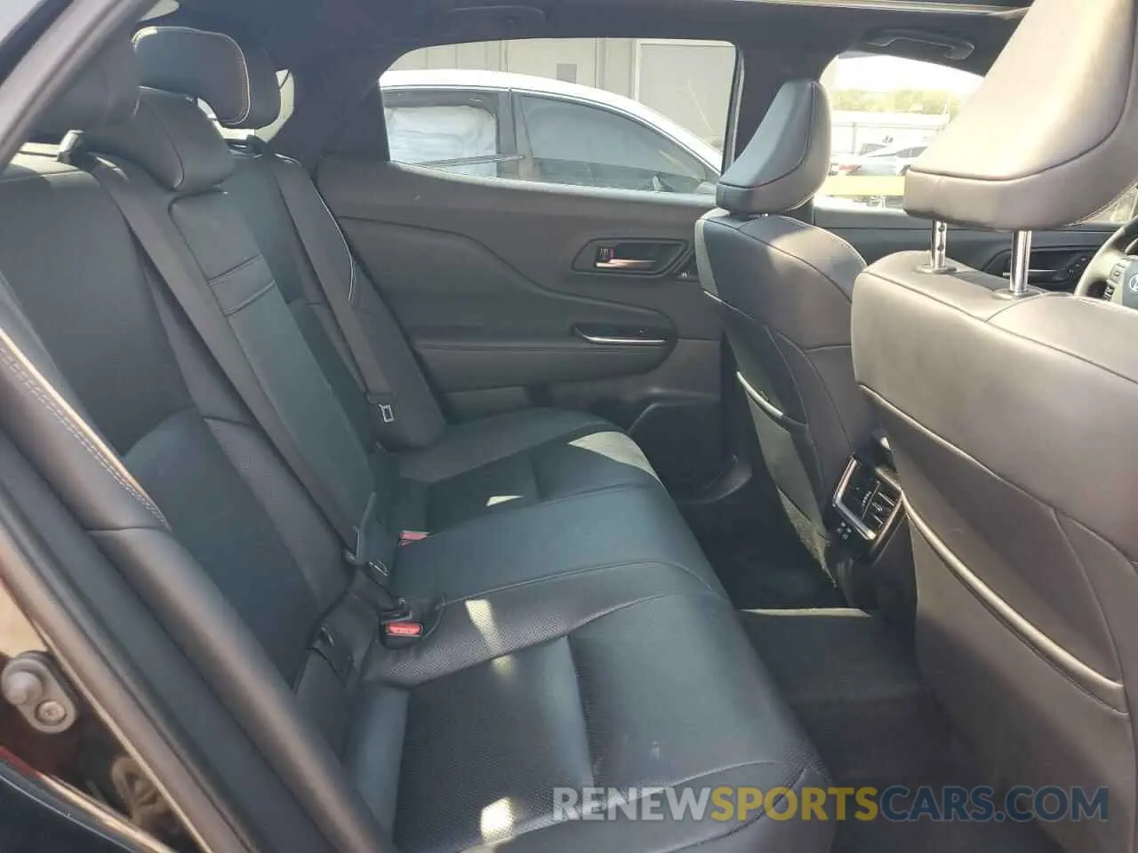 10 fotografías del automóvil dañado JTDAAAAF5R3019505 TOYOTA CROWN XLE 2024