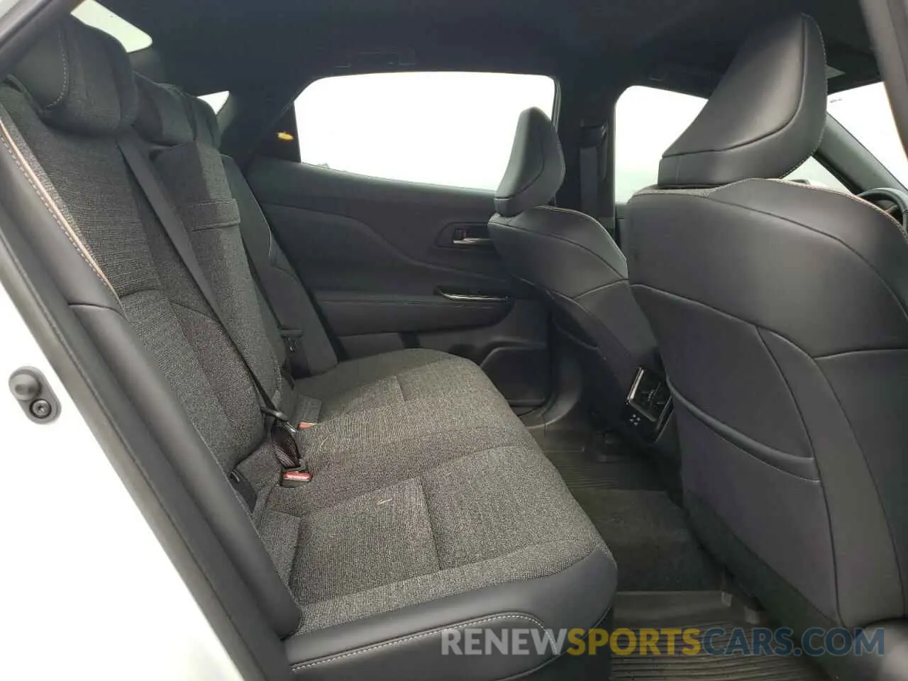 10 fotografías del automóvil dañado JTDAAAAF5R3029435 TOYOTA CROWN XLE 2024