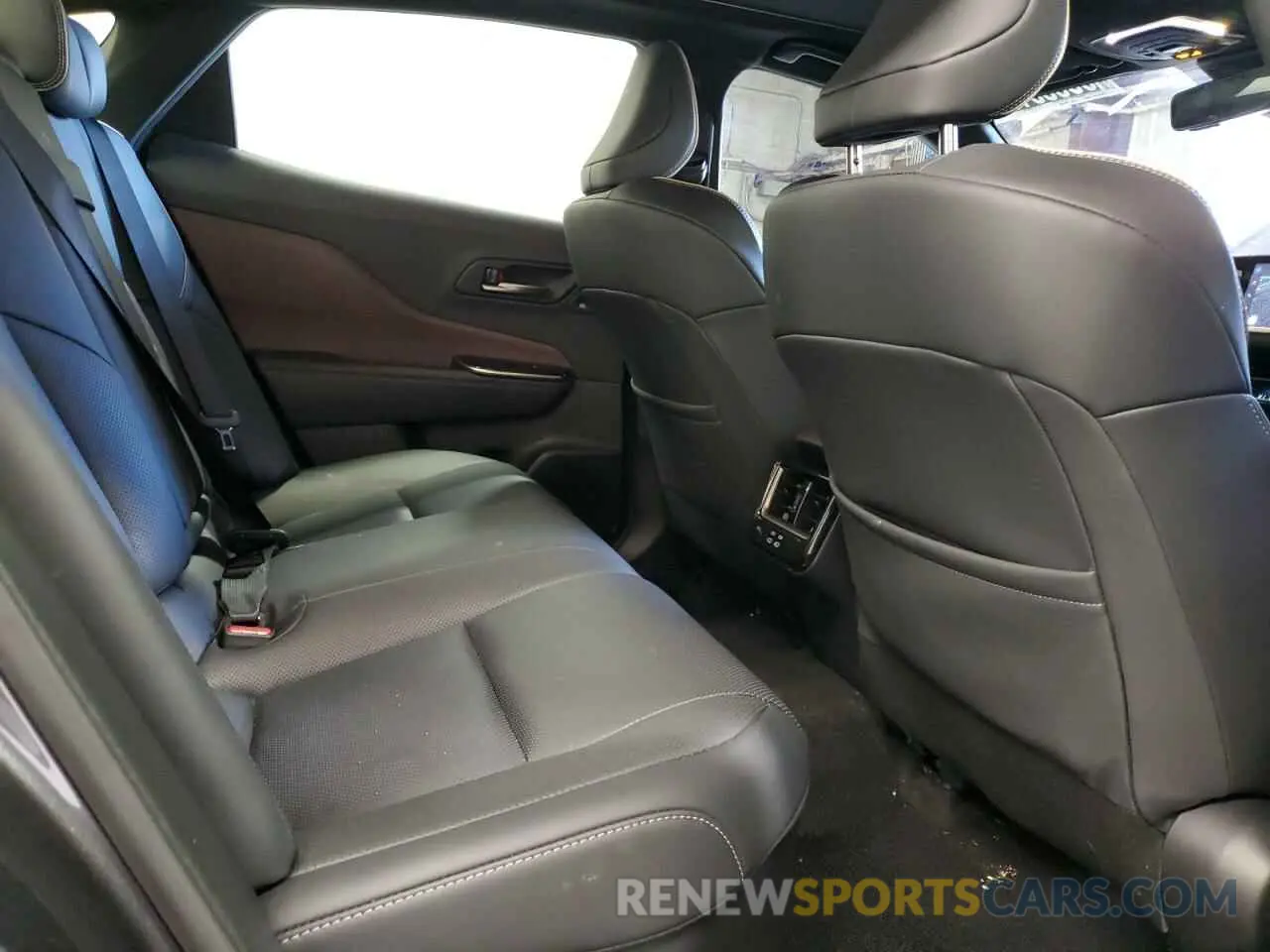 10 fotografías del automóvil dañado JTDAAAAF6R3029685 TOYOTA CROWN XLE 2024