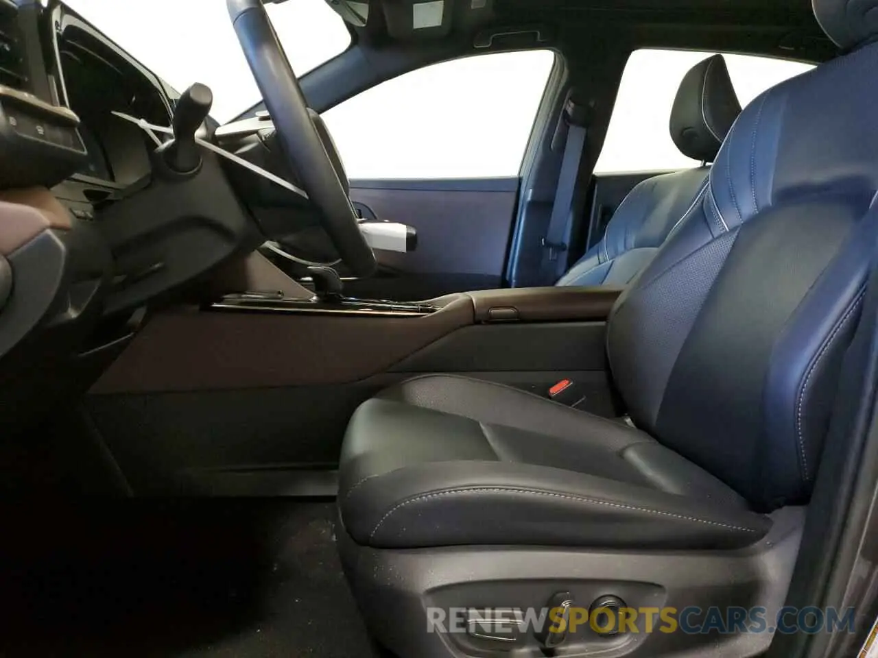 7 fotografías del automóvil dañado JTDAAAAF6R3029685 TOYOTA CROWN XLE 2024