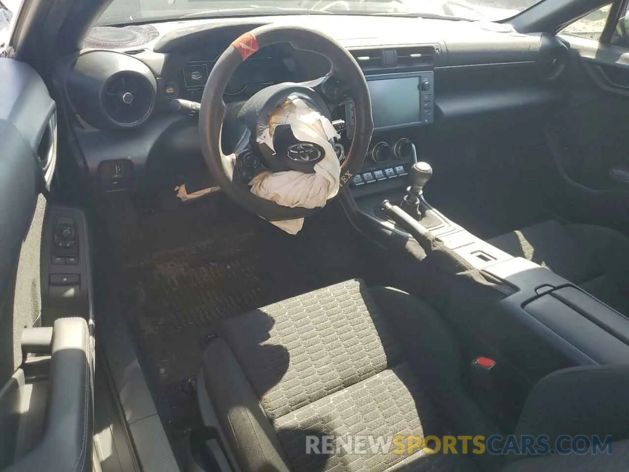8 fotografías del automóvil dañado JF1ZNBB11N9752244 TOYOTA GR 86 2022