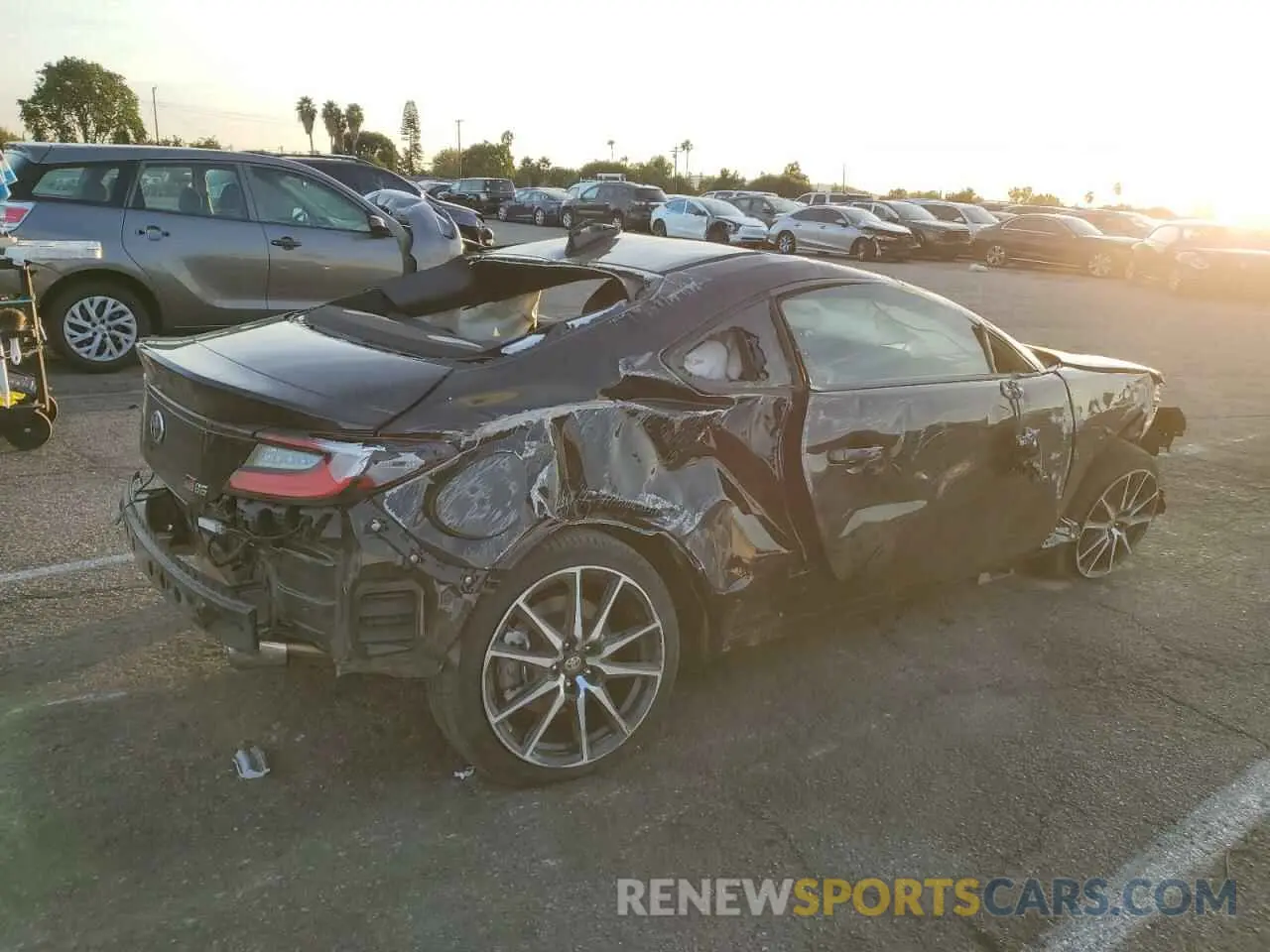 3 fotografías del automóvil dañado JF1ZNBB15P9761368 TOYOTA GR 86 2023