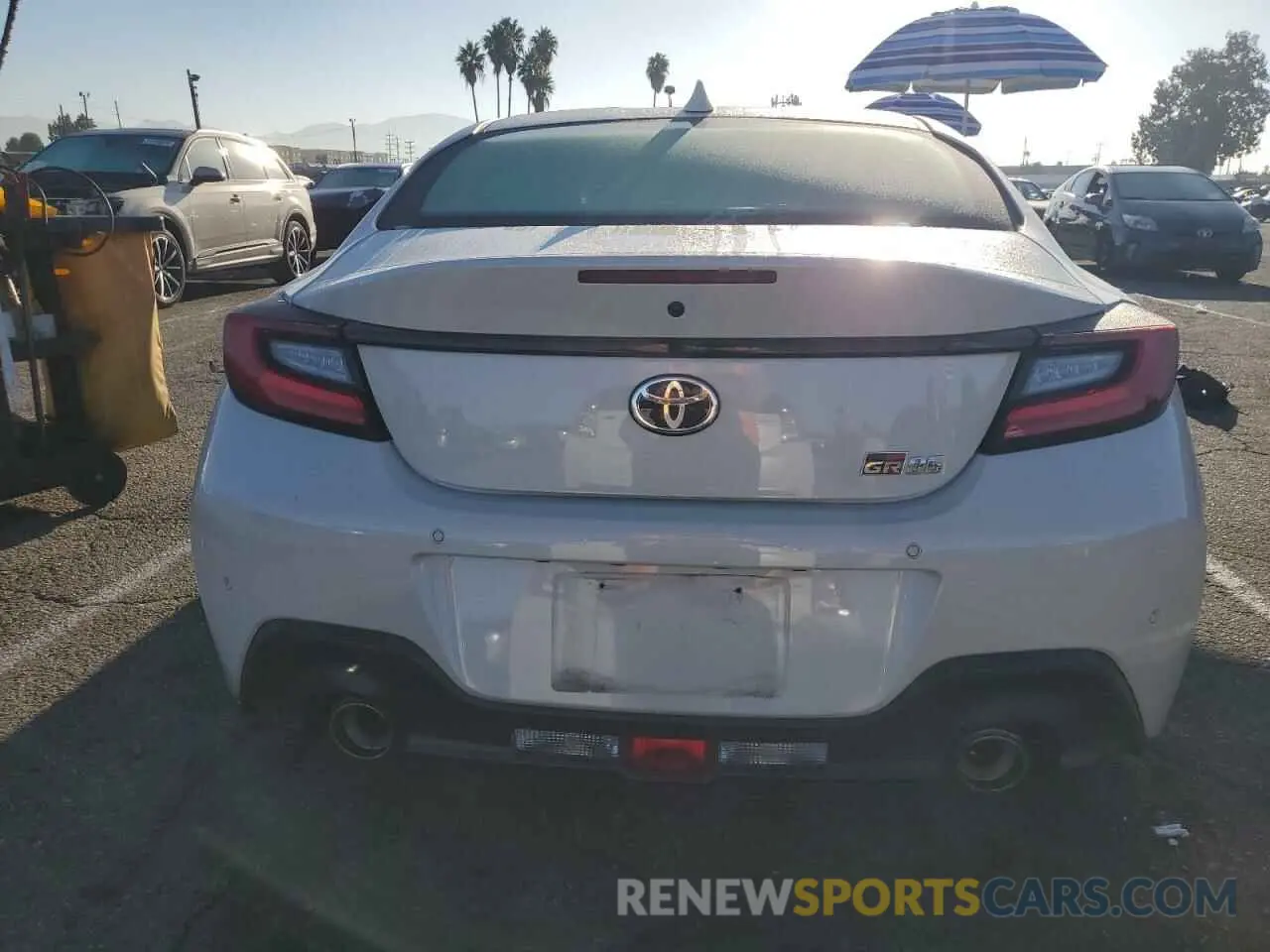 6 fotografías del automóvil dañado JF1ZNBB12R8755679 TOYOTA GR 86 2024