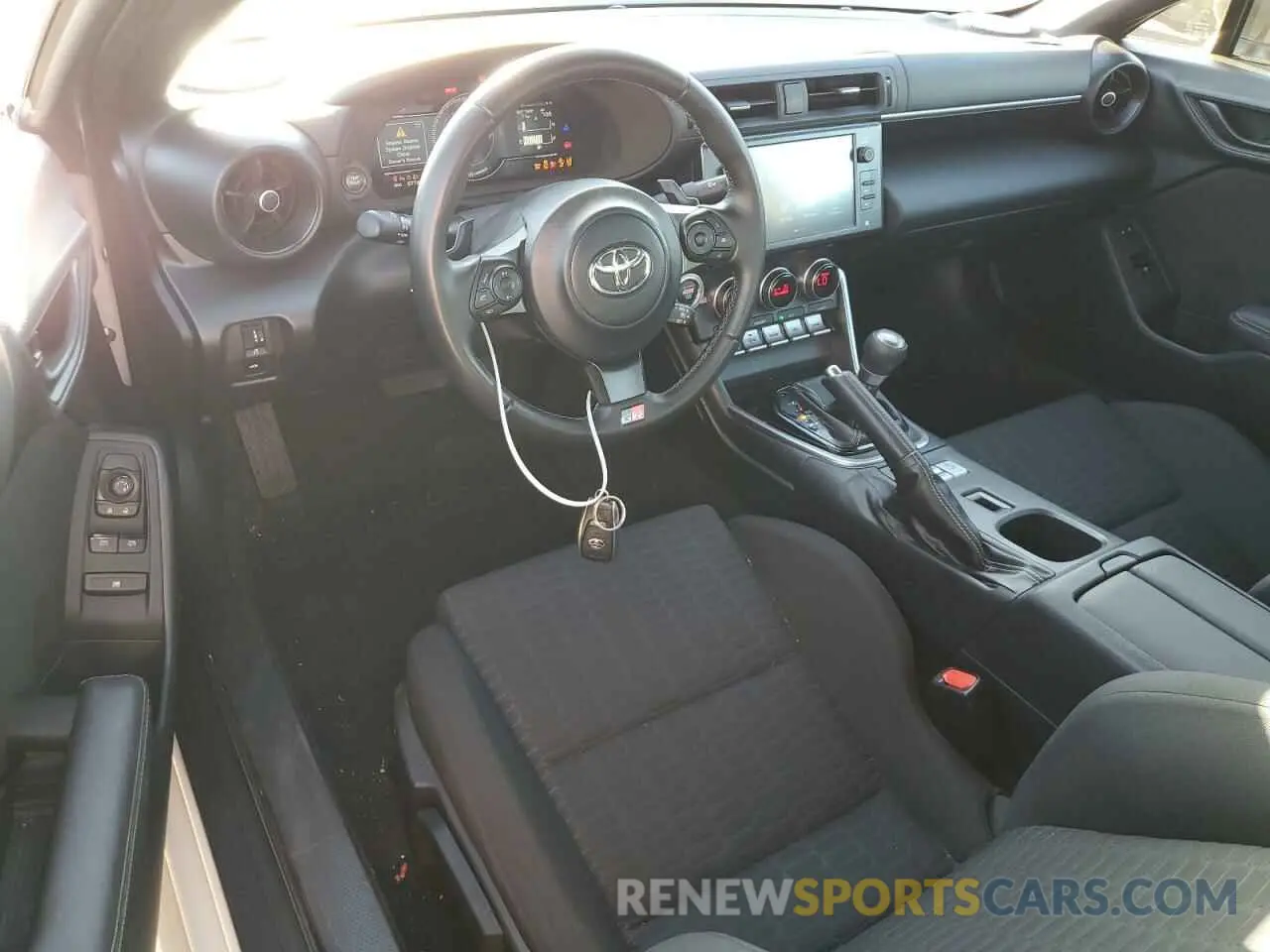 8 fotografías del automóvil dañado JF1ZNBB12R8755679 TOYOTA GR 86 2024
