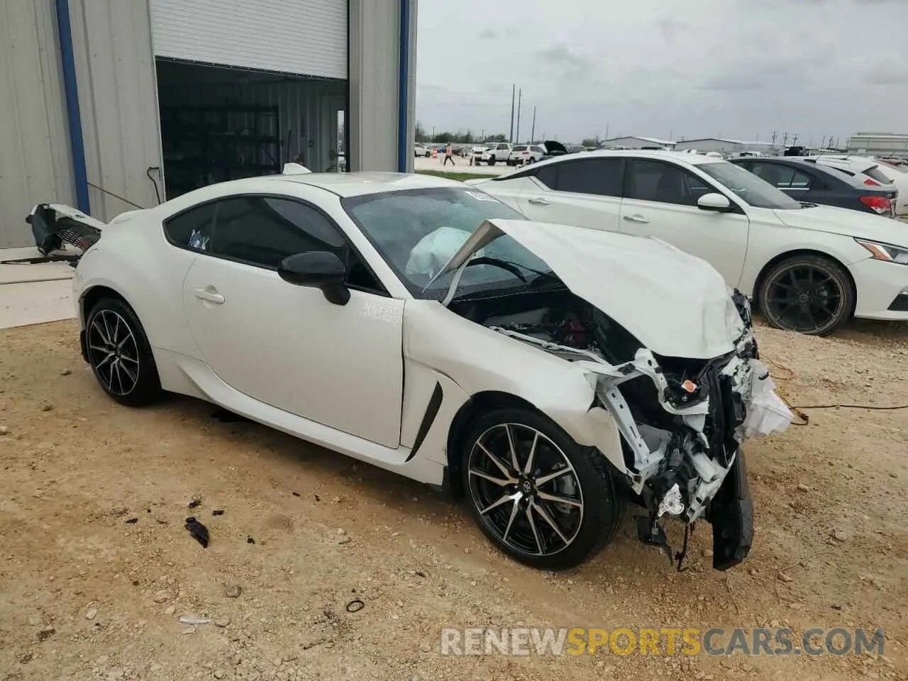 4 fotografías del automóvil dañado JF1ZNBB12R9755286 TOYOTA GR 86 2024