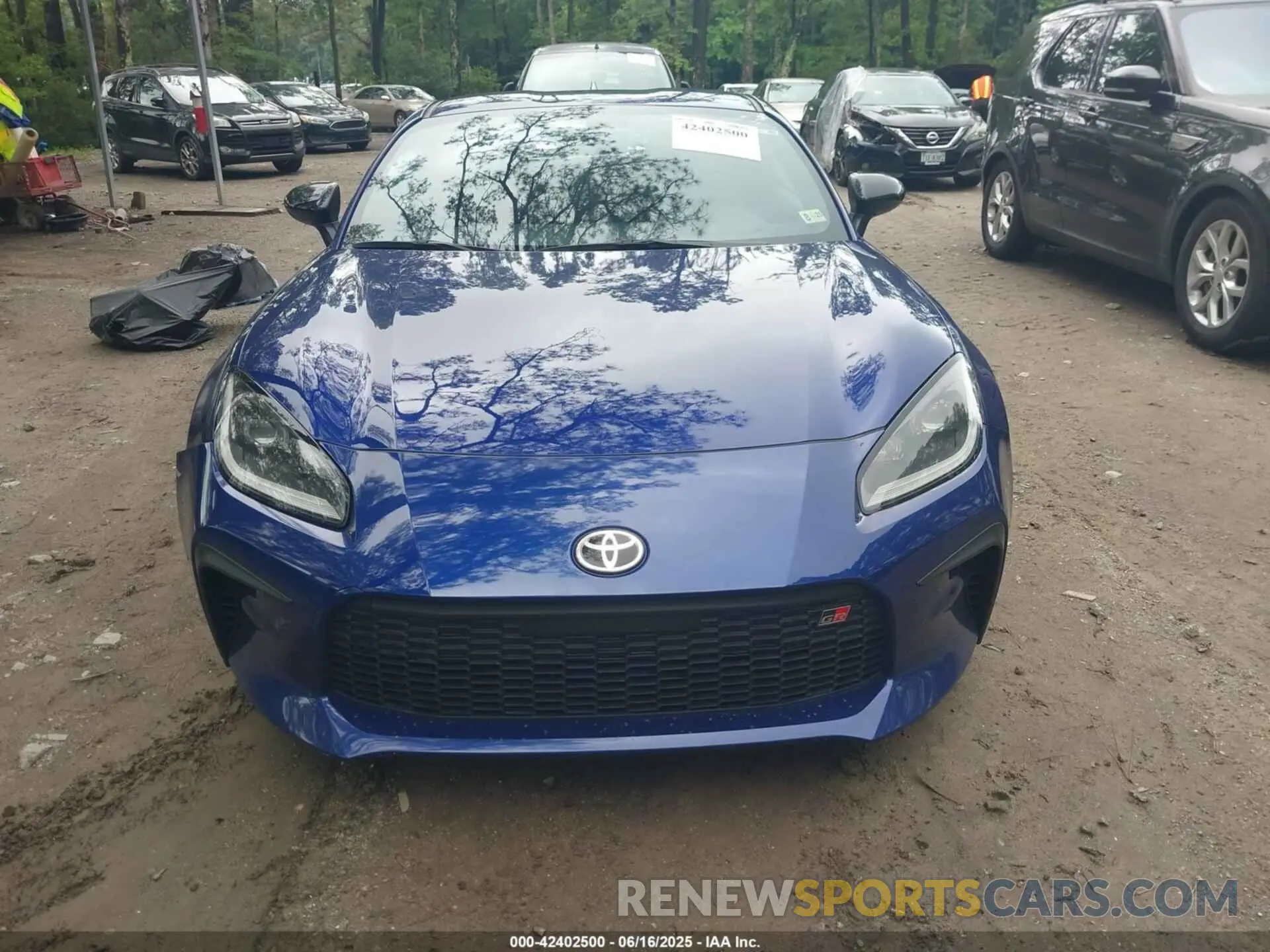 13 fotografías del automóvil dañado JF1ZNBB12R9758429 TOYOTA GR 86 2024