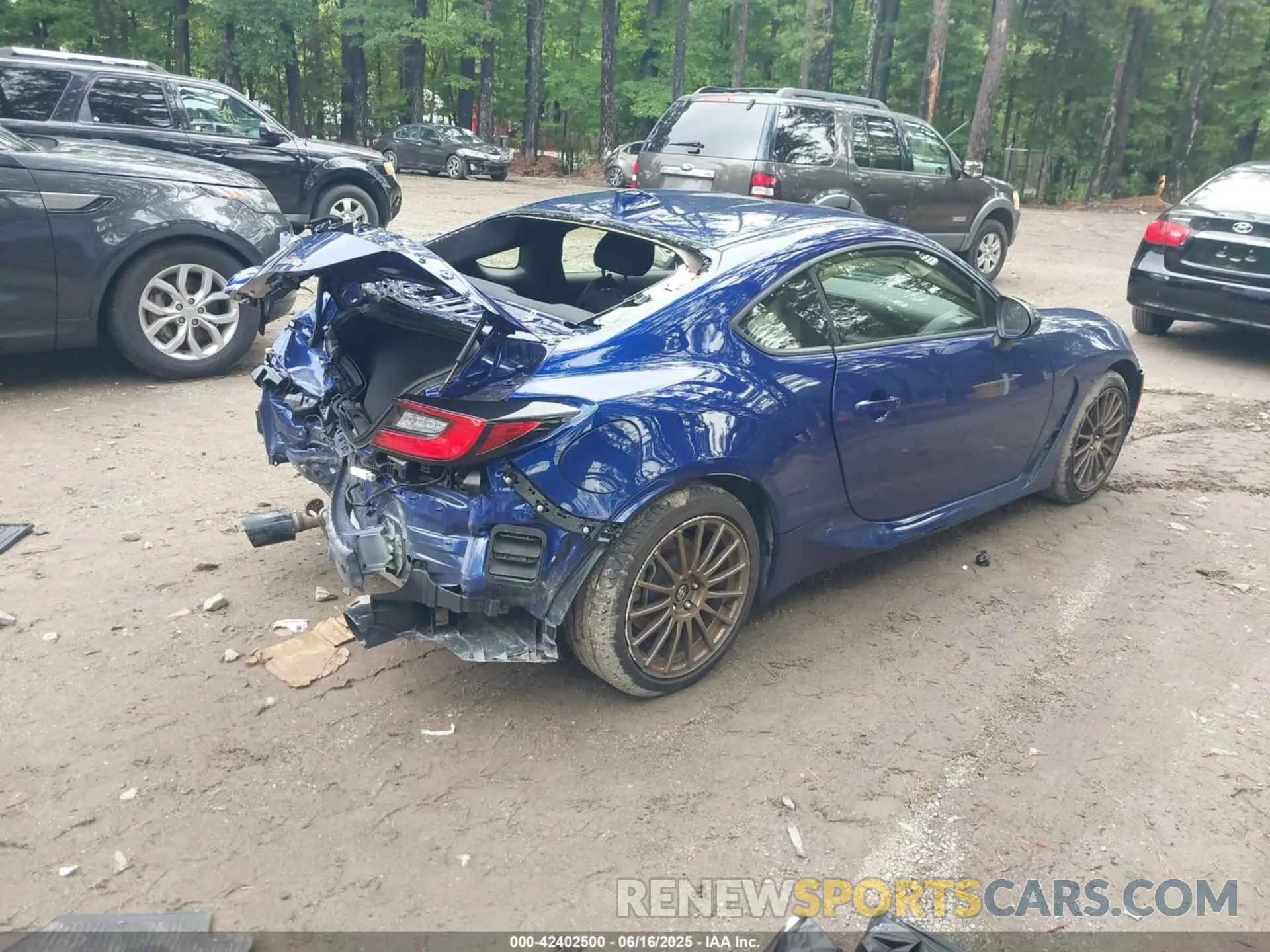 4 fotografías del automóvil dañado JF1ZNBB12R9758429 TOYOTA GR 86 2024