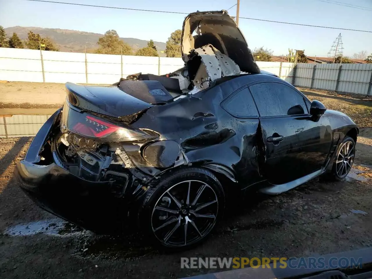 3 fotografías del automóvil dañado JF1ZNBB15R8753151 TOYOTA GR 86 2024