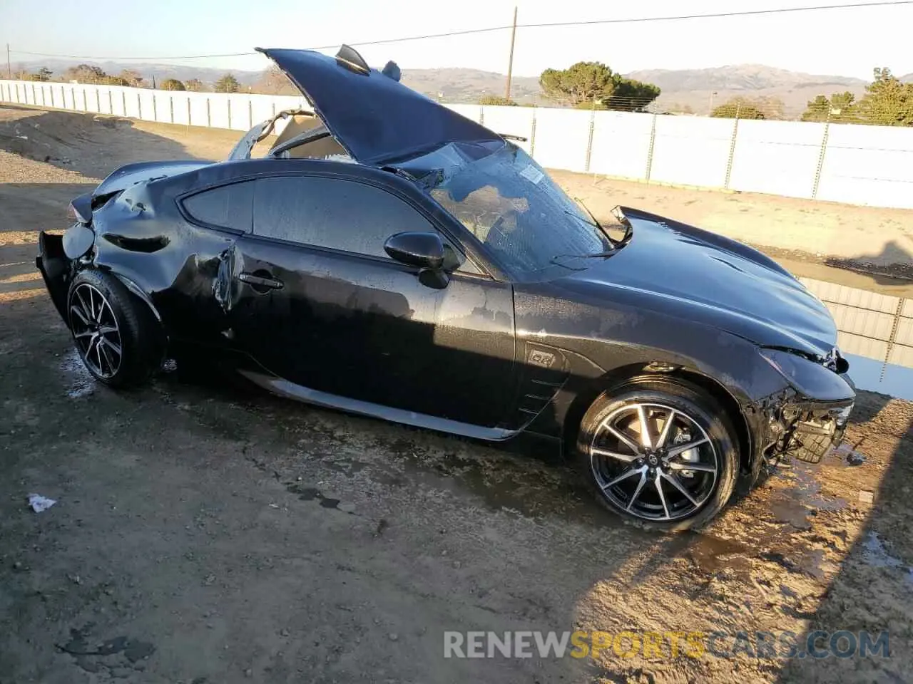 4 fotografías del automóvil dañado JF1ZNBB15R8753151 TOYOTA GR 86 2024