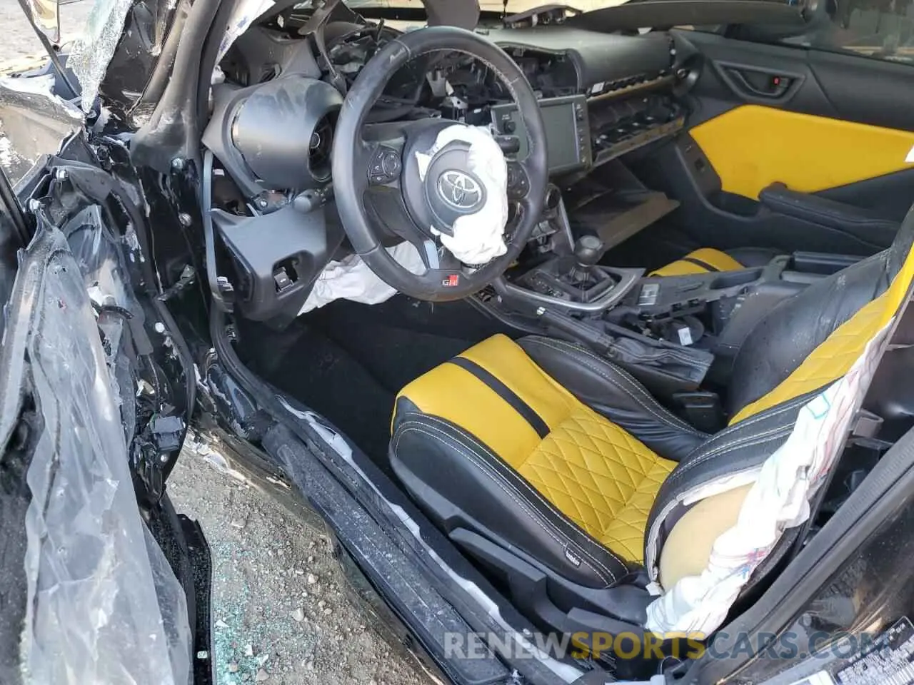 8 fotografías del automóvil dañado JF1ZNBB15R8753151 TOYOTA GR 86 2024