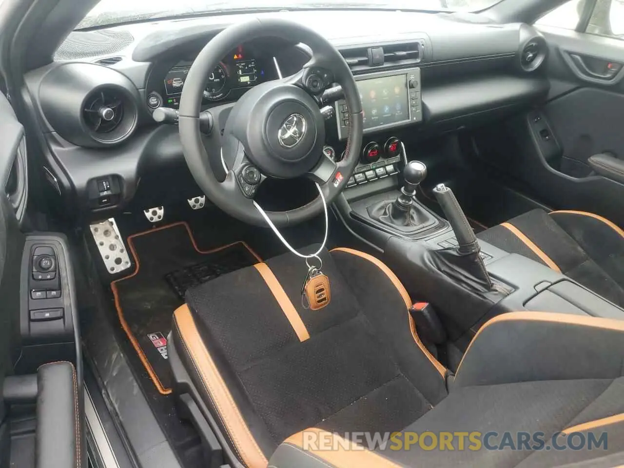 8 fotografías del automóvil dañado JF1ZNBM16S9750627 TOYOTA GR 86 HAKO 2025