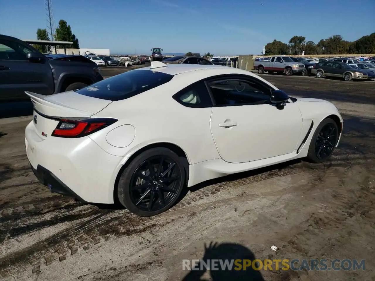 3 fotografías del automóvil dañado JF1ZNBF14N8756529 TOYOTA GR 86 PREM 2022