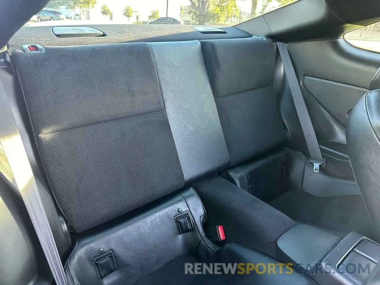 6 fotografías del automóvil dañado JF1ZNBF1XN8756583 TOYOTA GR 86 PREM 2022