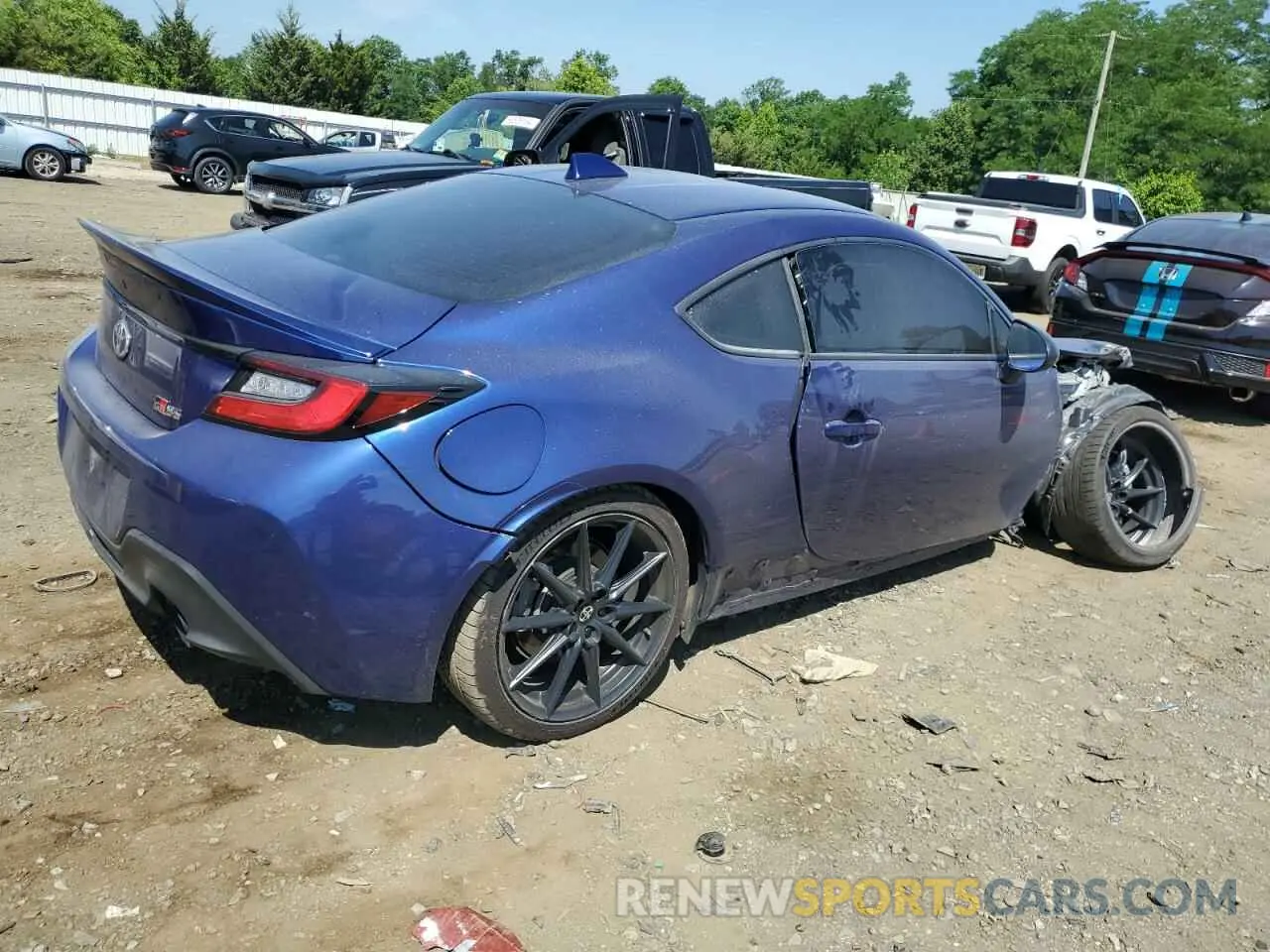 3 fotografías del automóvil dañado JF1ZNBE12P9751456 TOYOTA GR 86 PREM 2023