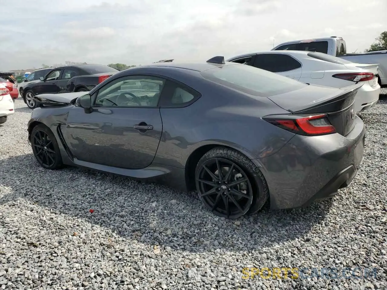 2 fotografías del automóvil dañado JF1ZNBF19P8758697 TOYOTA GR 86 PREM 2023