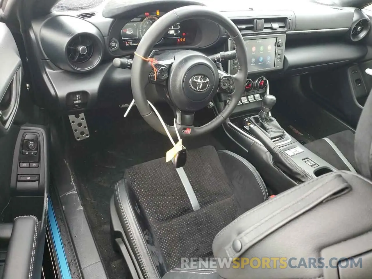 8 fotografías del automóvil dañado JF1ZNBE14R8757705 TOYOTA GR 86 PREM 2024