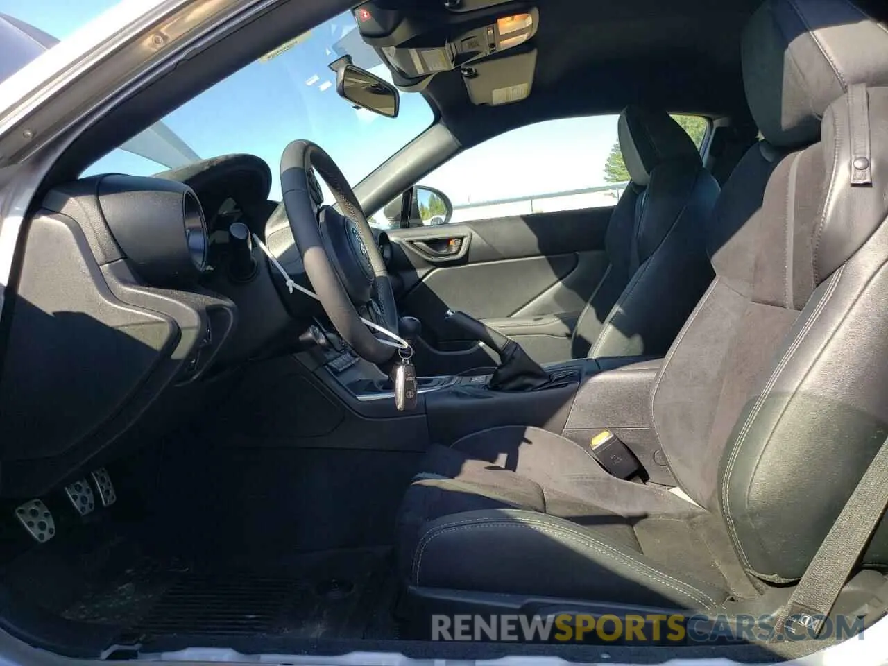 7 fotografías del automóvil dañado JF1ZNBE15R9755858 TOYOTA GR 86 PREM 2024