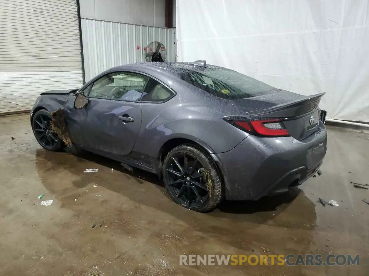 2 fotografías del automóvil dañado JF1ZNBE15R9755925 TOYOTA GR 86 PREM 2024