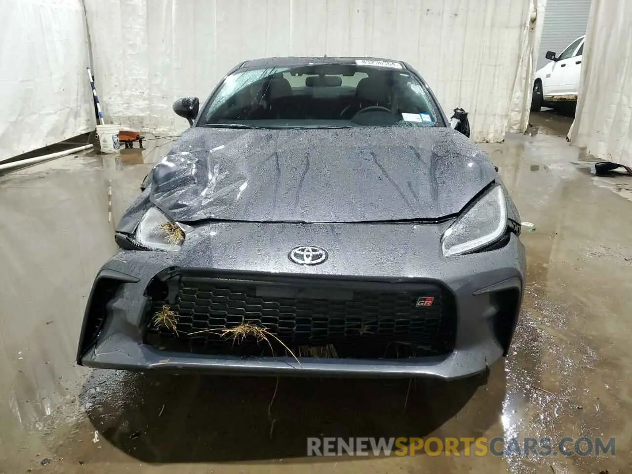 5 fotografías del automóvil dañado JF1ZNBE15R9755925 TOYOTA GR 86 PREM 2024