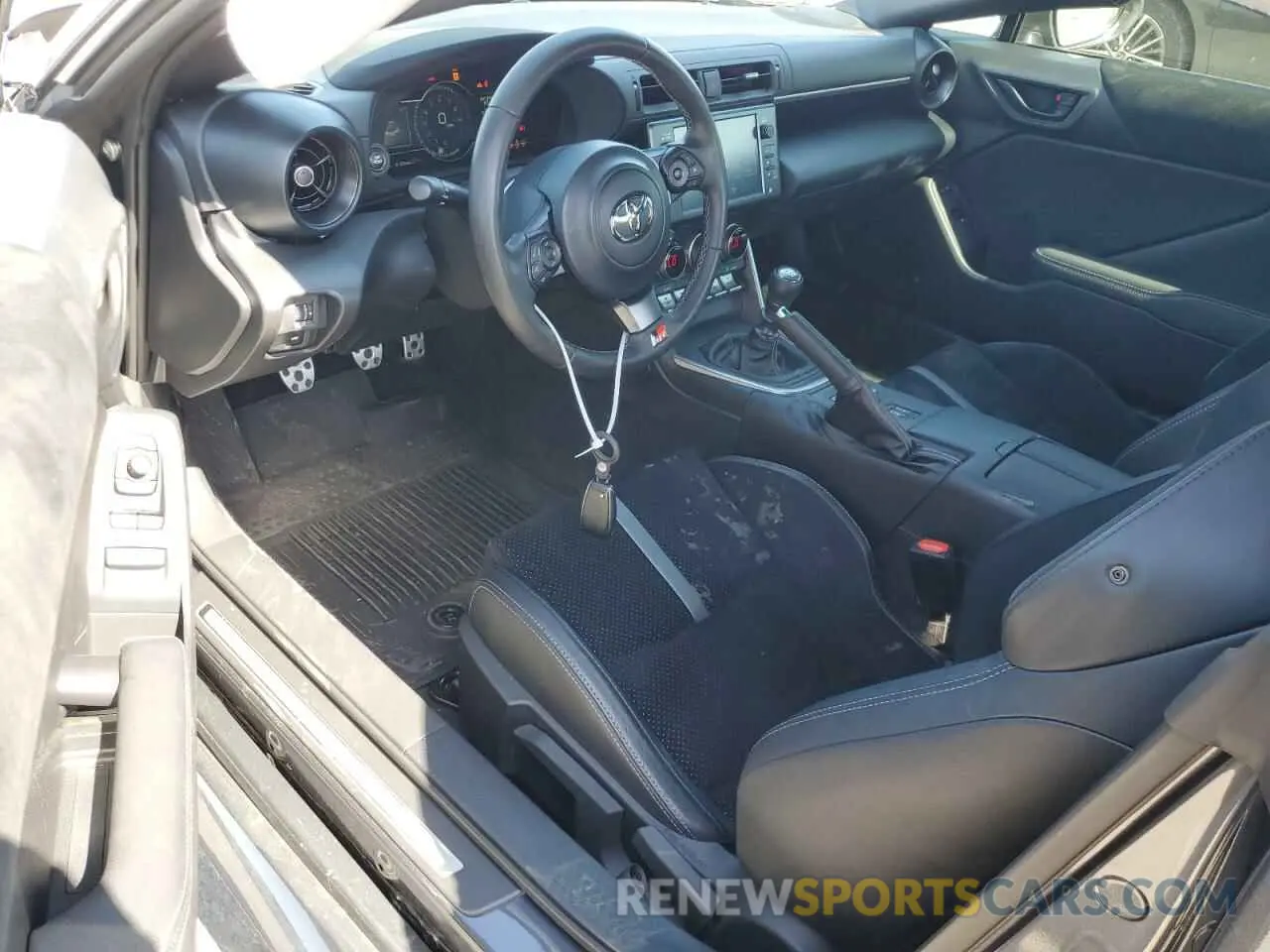 8 fotografías del automóvil dañado JF1ZNBE17R9759104 TOYOTA GR 86 PREM 2024