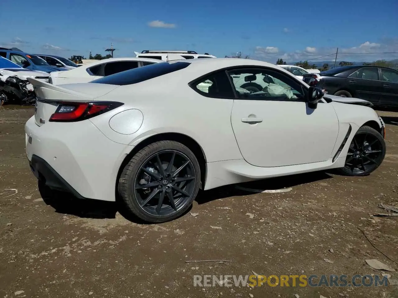 3 fotografías del automóvil dañado JF1ZNBE19R8754072 TOYOTA GR 86 PREM 2024