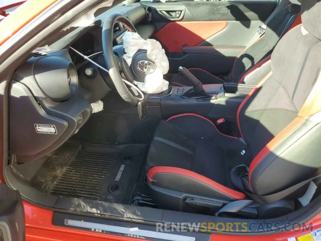 7 fotografías del automóvil dañado JF1ZNBM15R9750712 TOYOTA GR 86 TRUE 2024