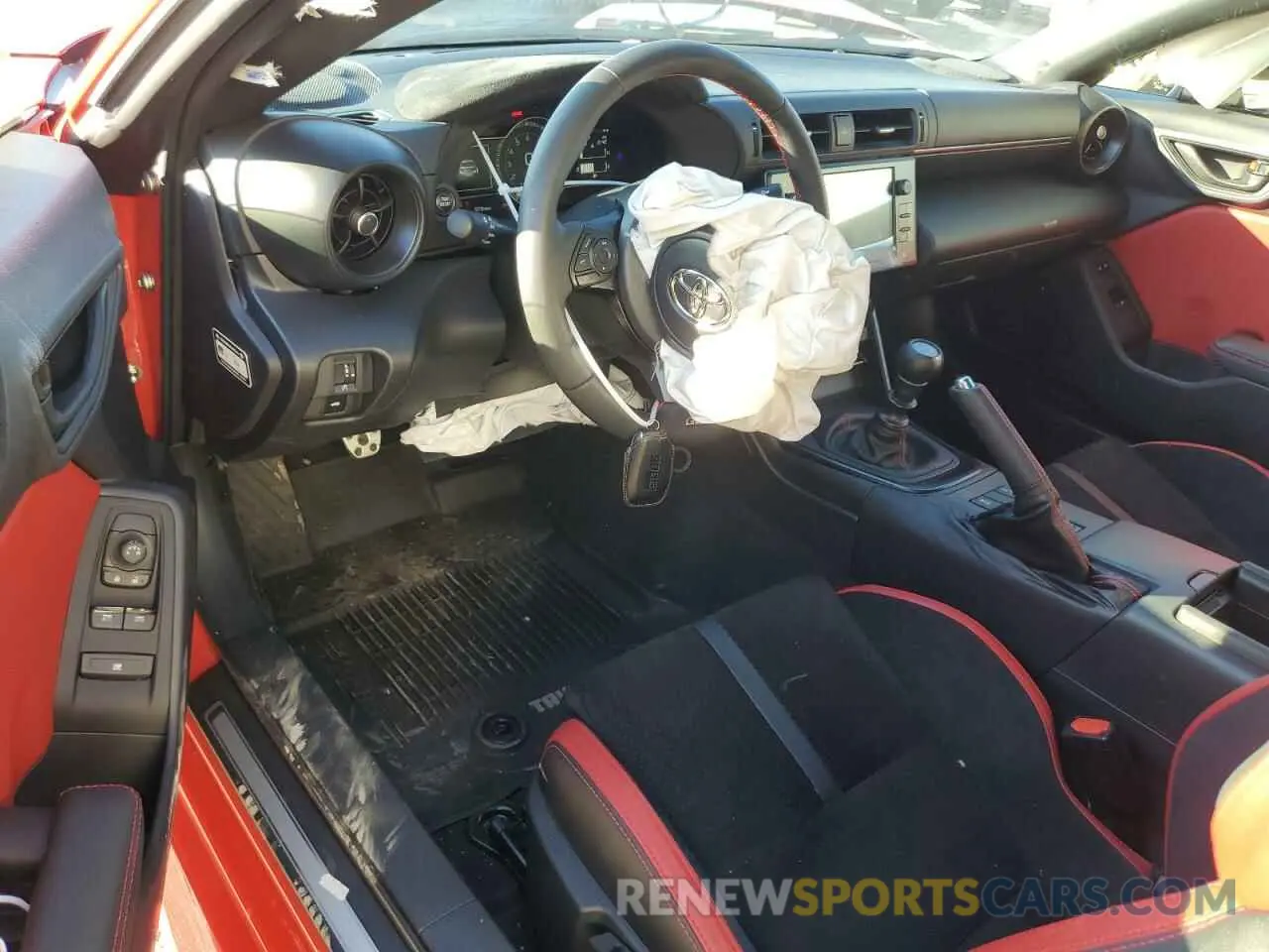 8 fotografías del automóvil dañado JF1ZNBM15R9750712 TOYOTA GR 86 TRUE 2024