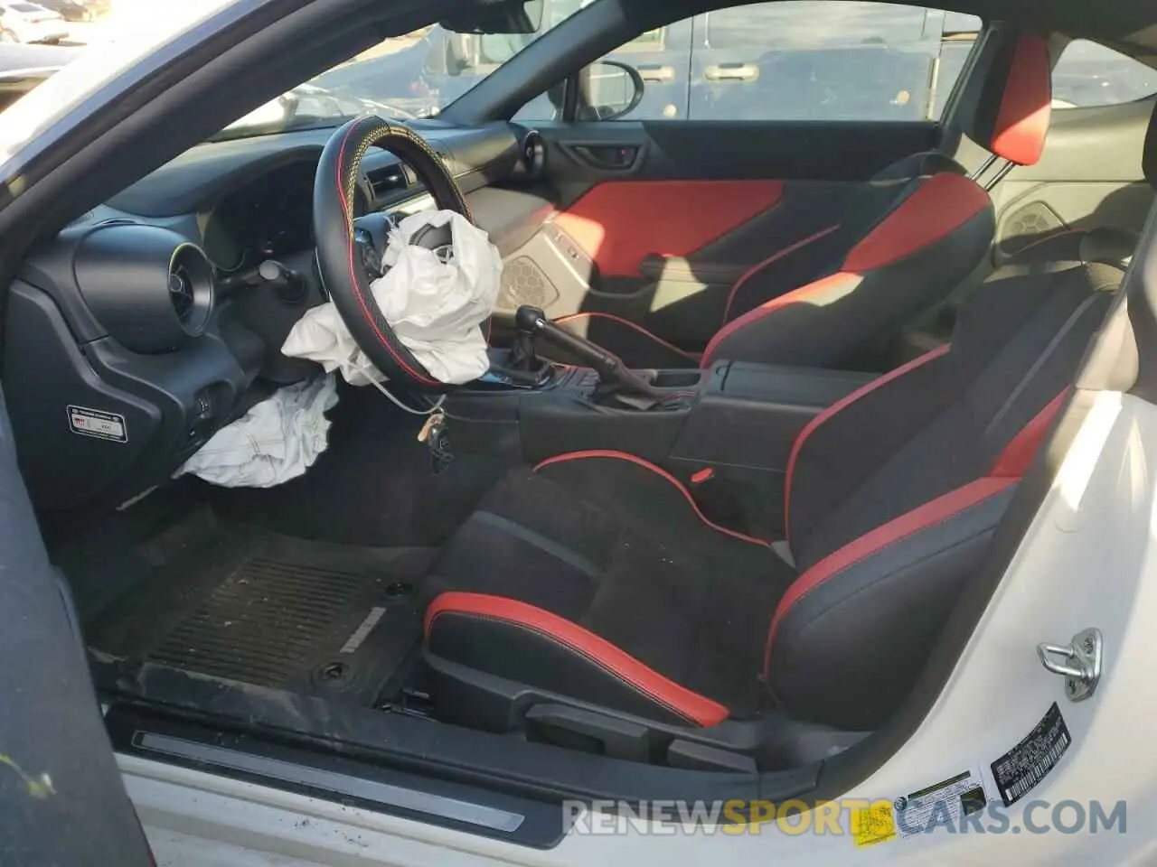7 fotografías del automóvil dañado JF1ZNBM18R8751326 TOYOTA GR 86 TRUE 2024